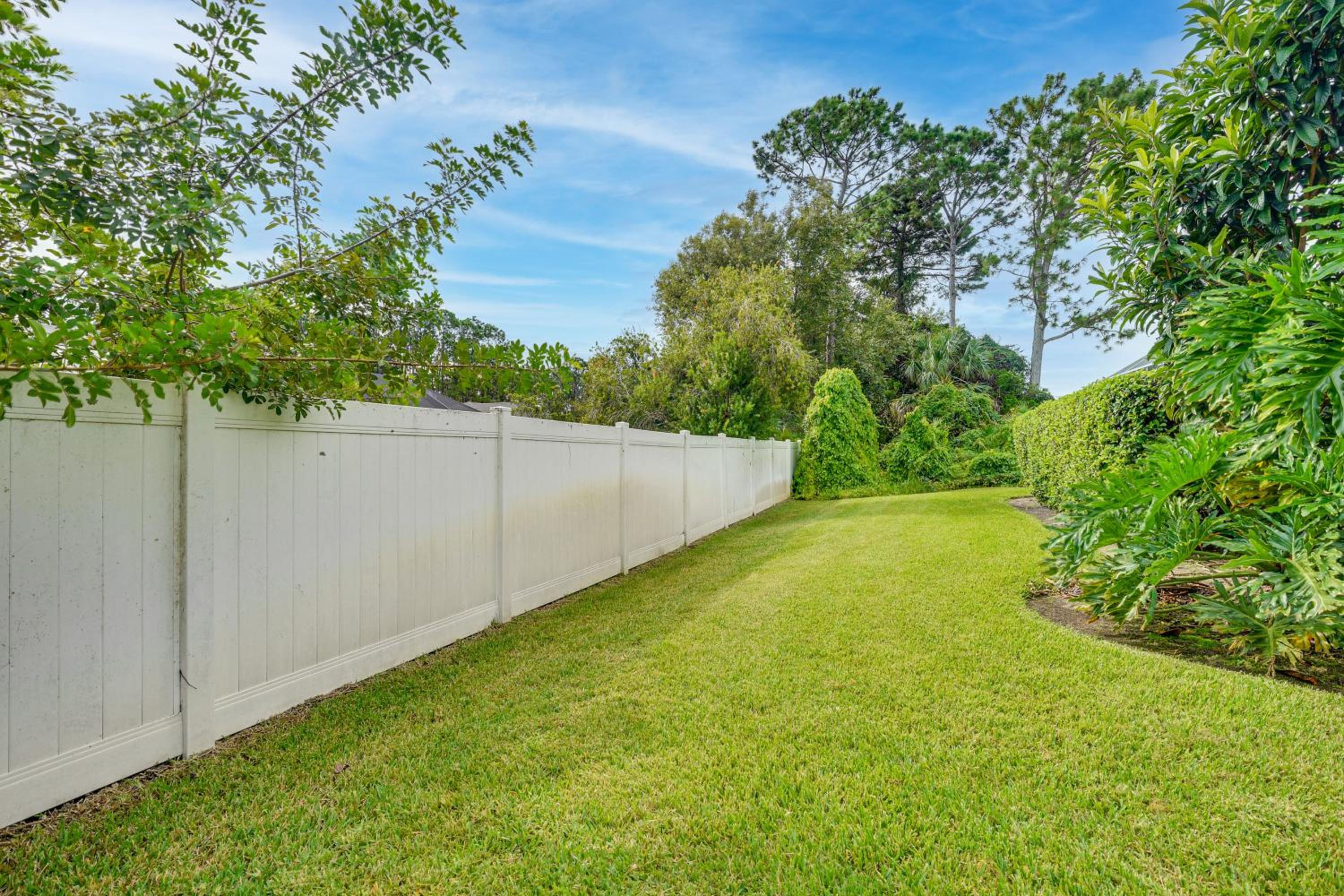 5 Mi to Beaches Family Getaway in Palm Coast!