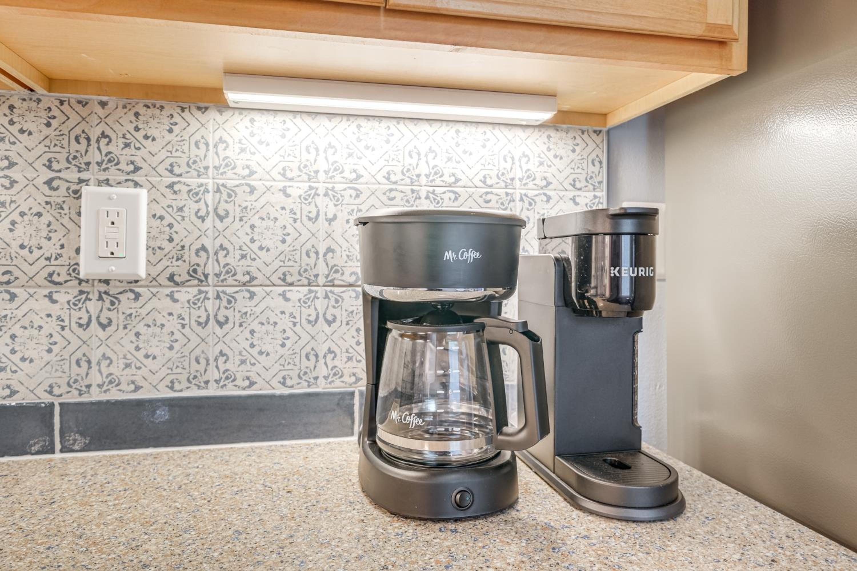 1 Mi to Old Town Alexandria Townhome with Patio