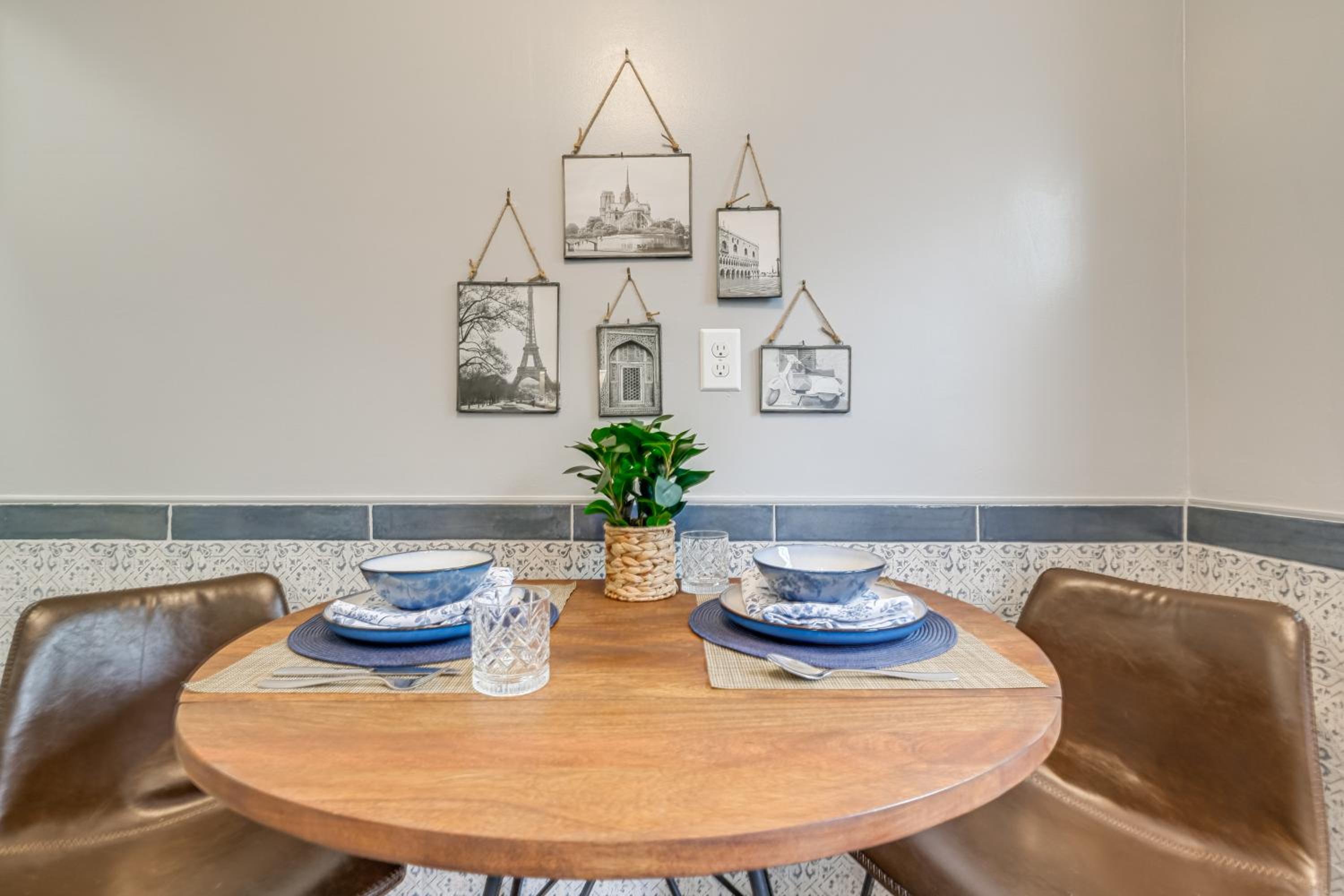 1 Mi to Old Town Alexandria Townhome with Patio