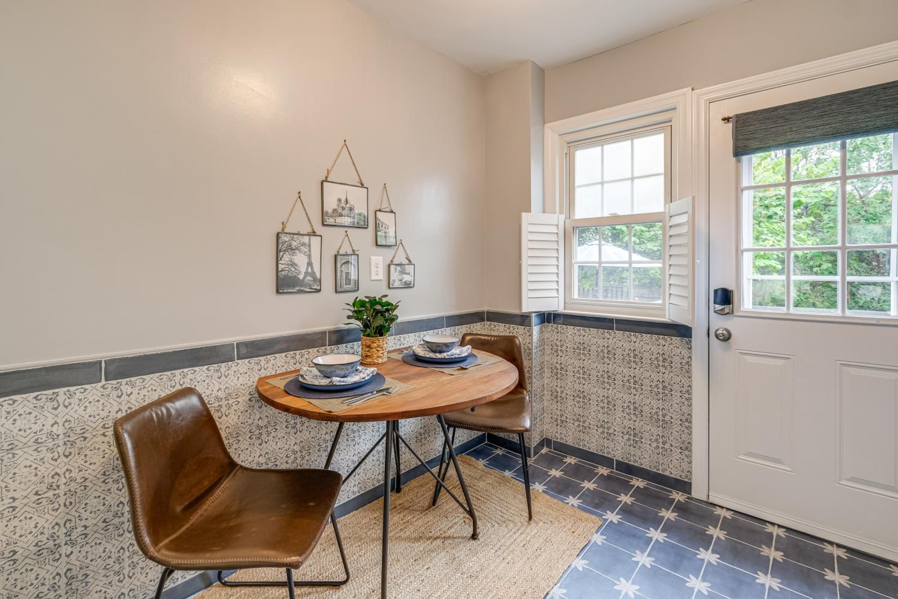 1 Mi to Old Town Alexandria Townhome with Patio