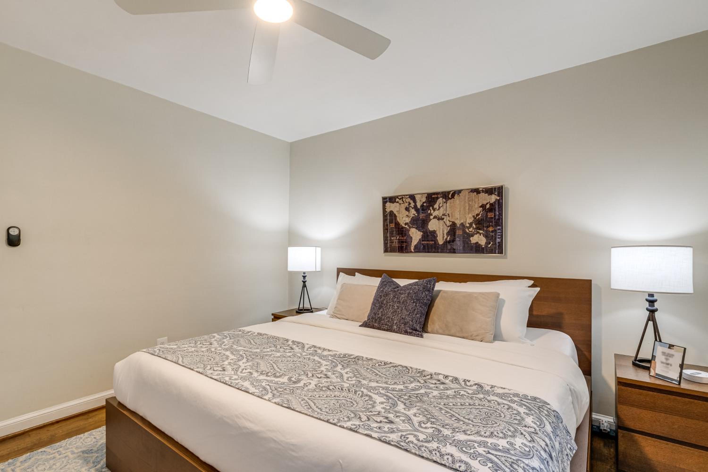 1 Mi to Old Town Alexandria Townhome with Patio