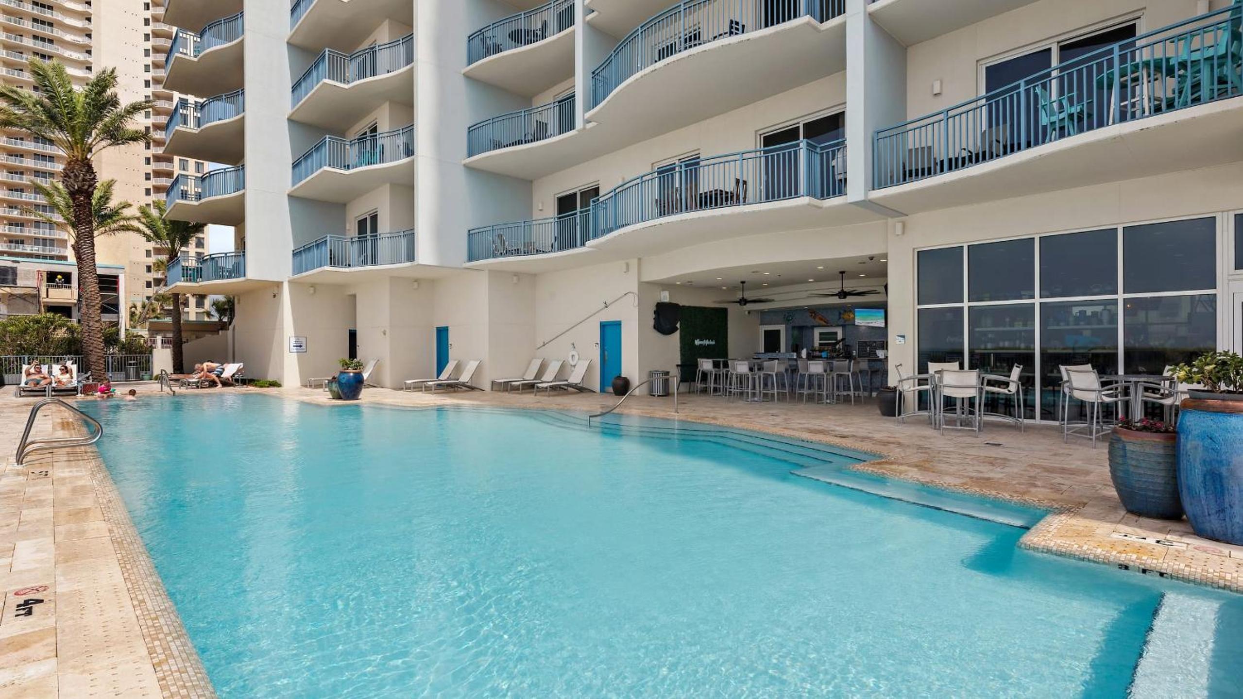 2 Beachfront Condos BBQ Balconies Resort Pool Hot Tub Direct Beach Access