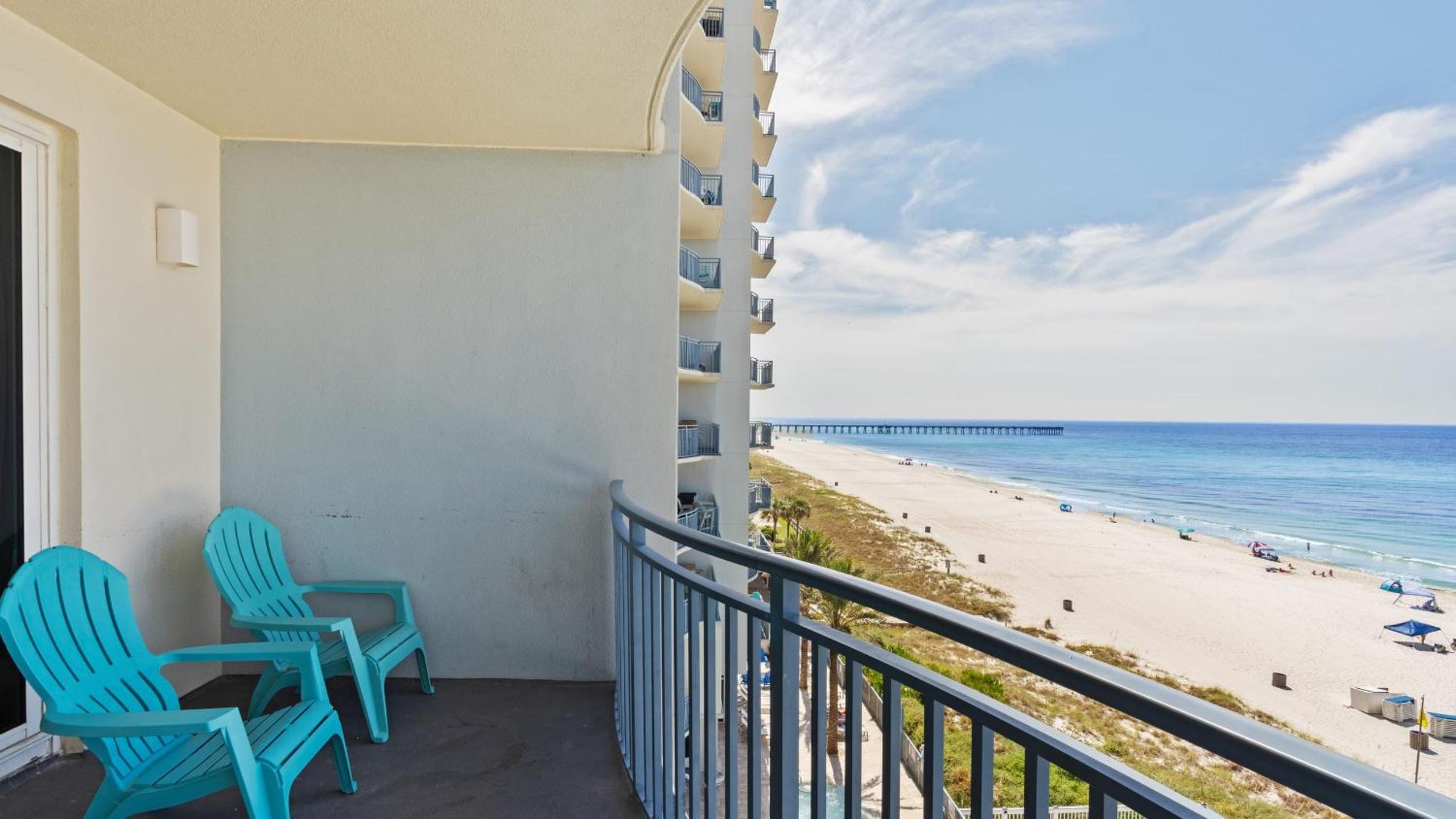 2 Beachfront Condos BBQ Balconies Resort Pool Hot Tub Direct Beach Access