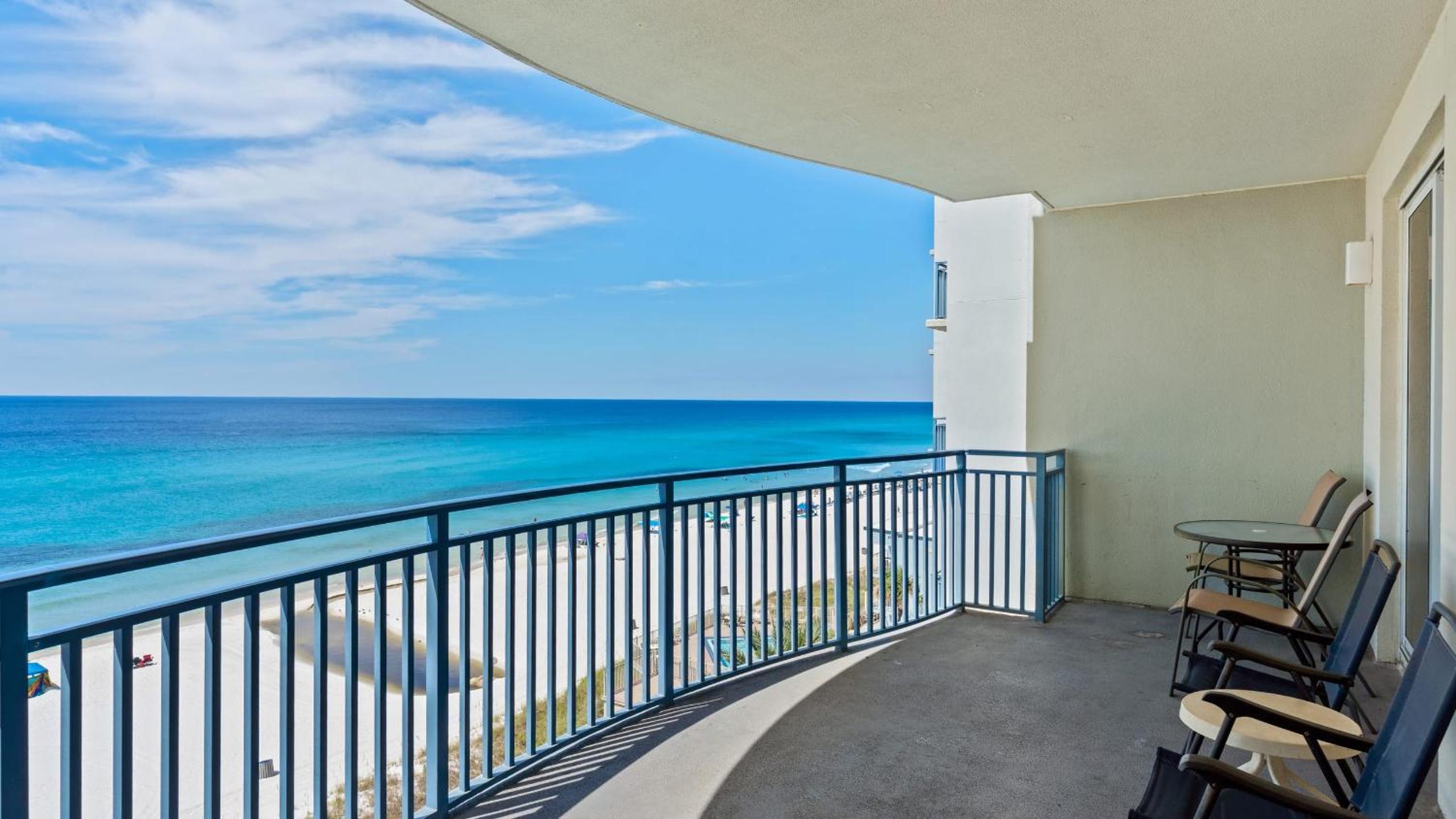 2 Beachfront Condos BBQ Balconies Resort Pool Hot Tub Direct Beach Access