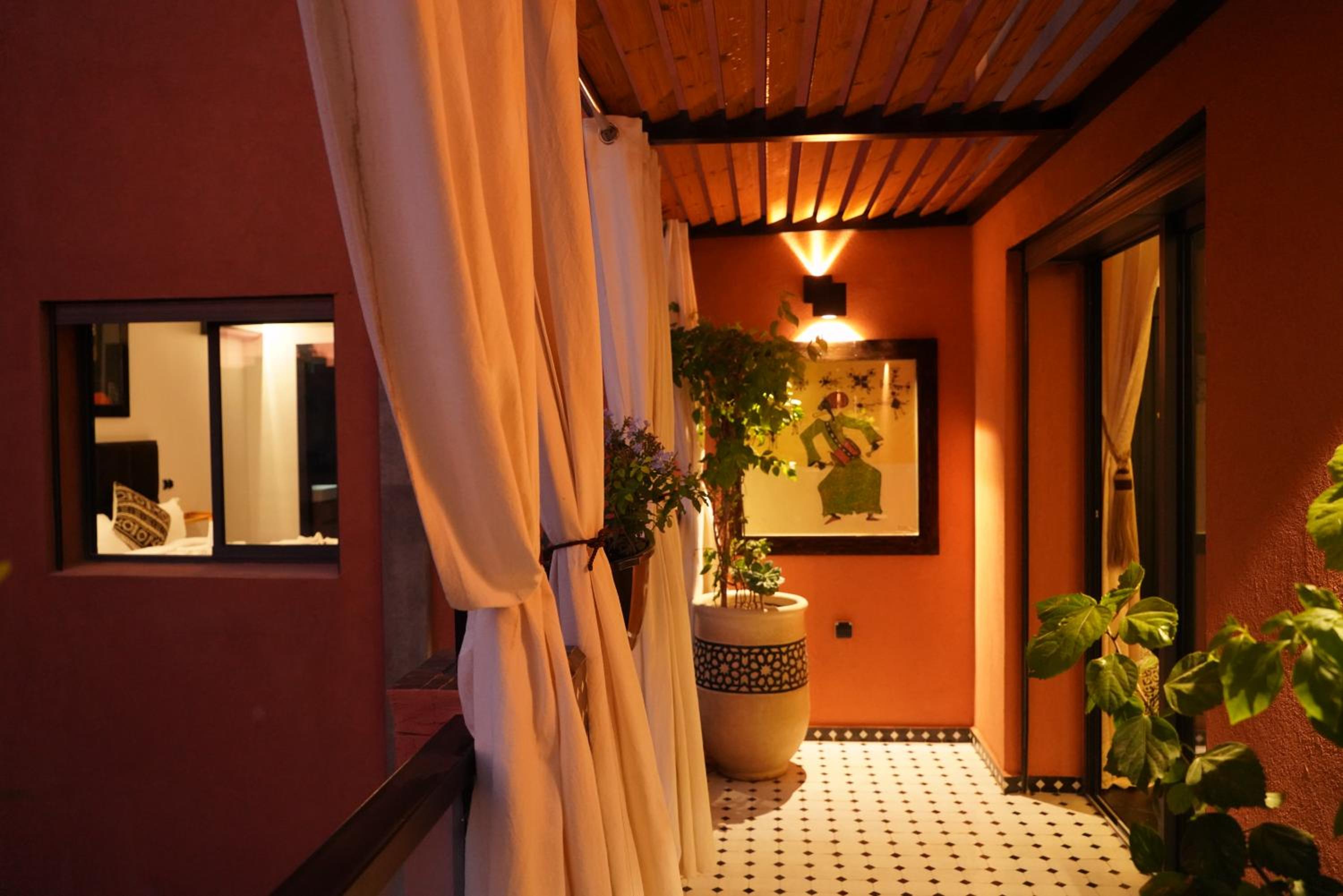 Design Art Gallery Apartment Marrakech swimming pool on the Roof