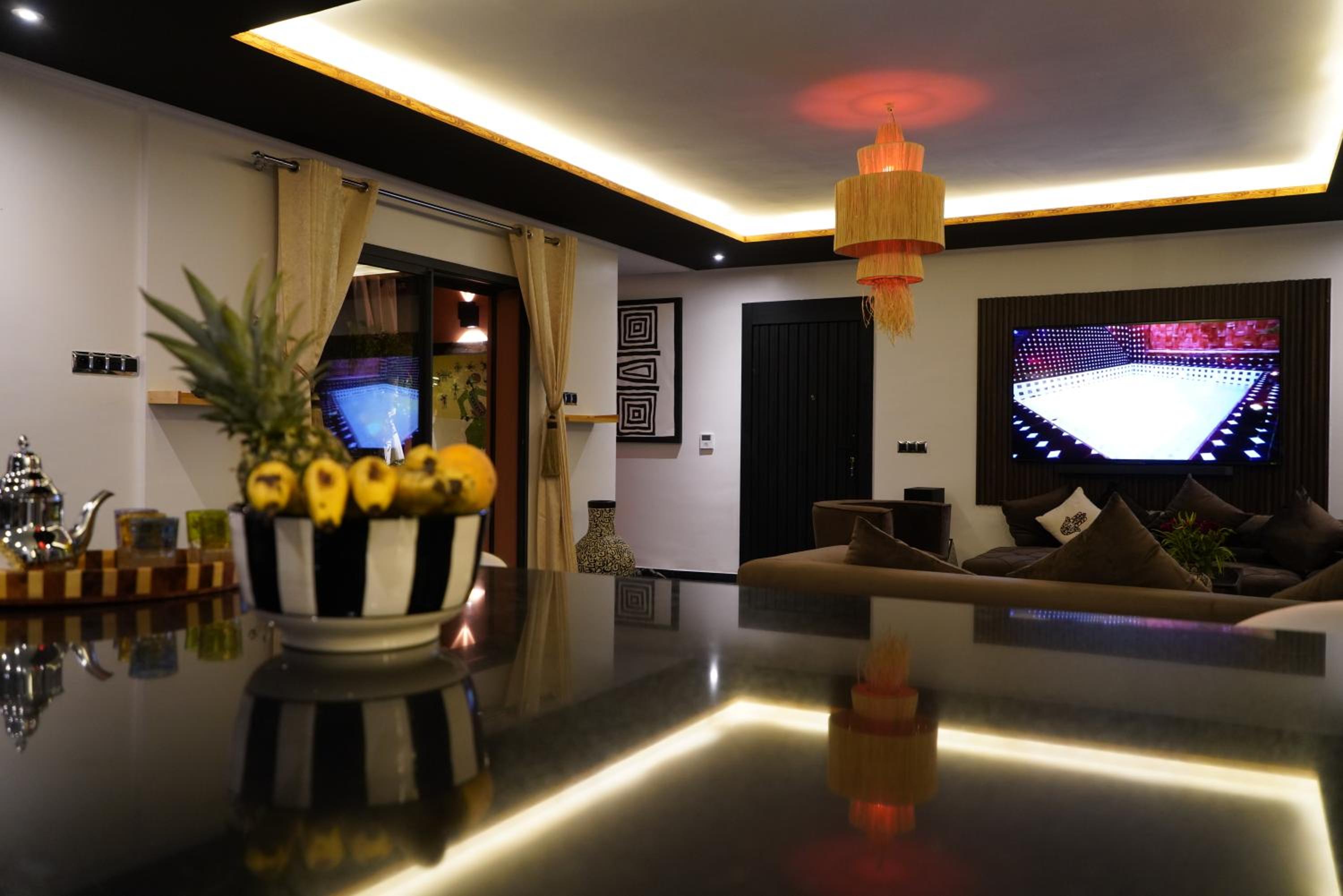 Design Art Gallery Apartment Marrakech swimming pool on the Roof