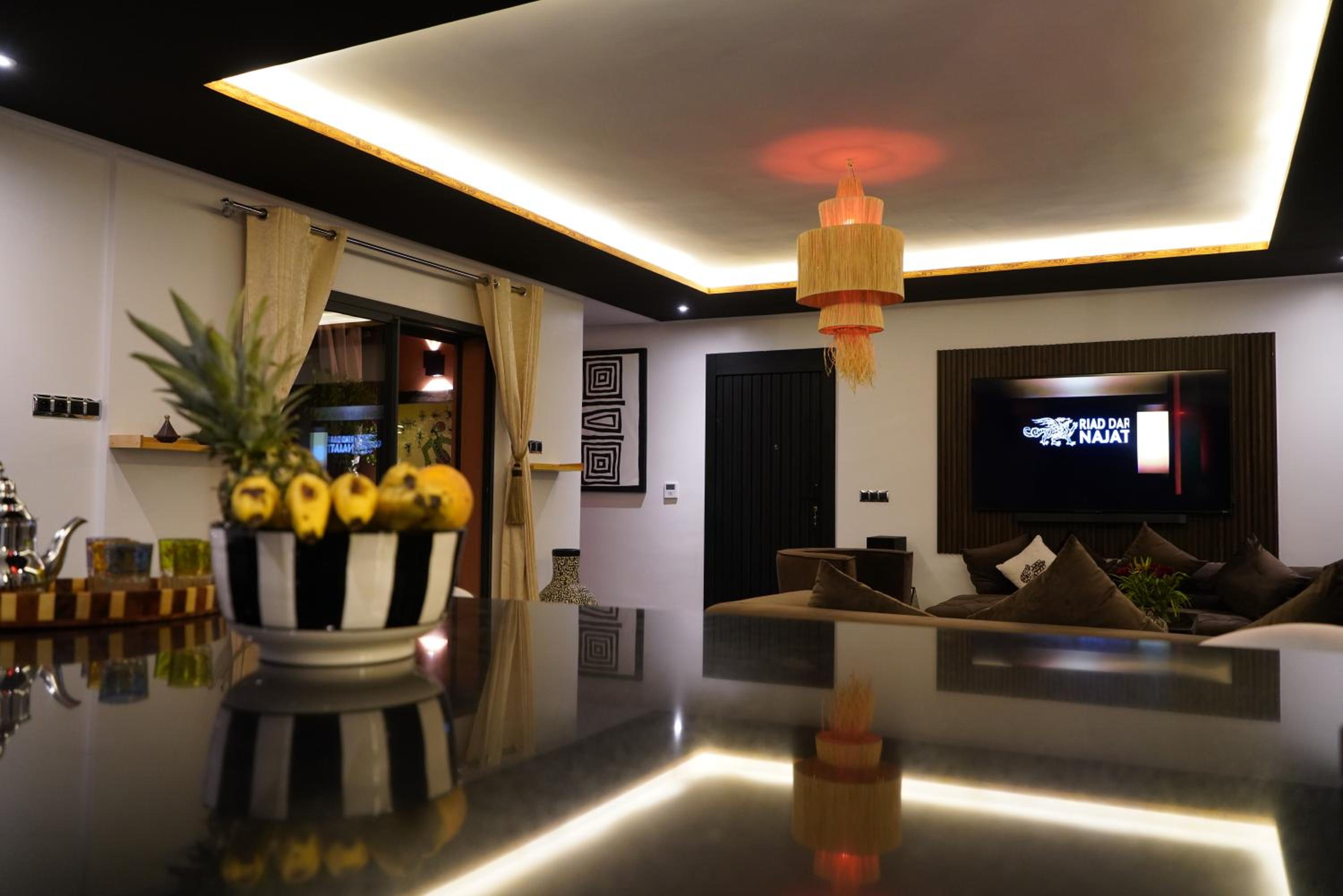 Design Art Gallery Apartment Marrakech swimming pool on the Roof
