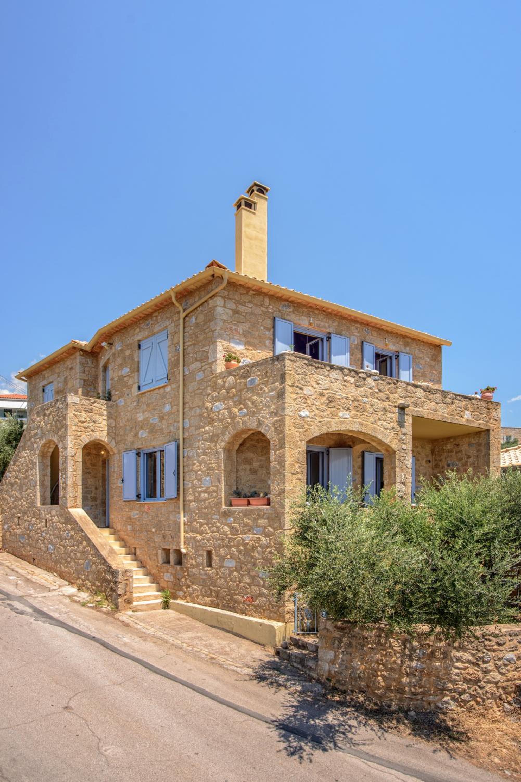 Hotel Orfea's Place - Image 1