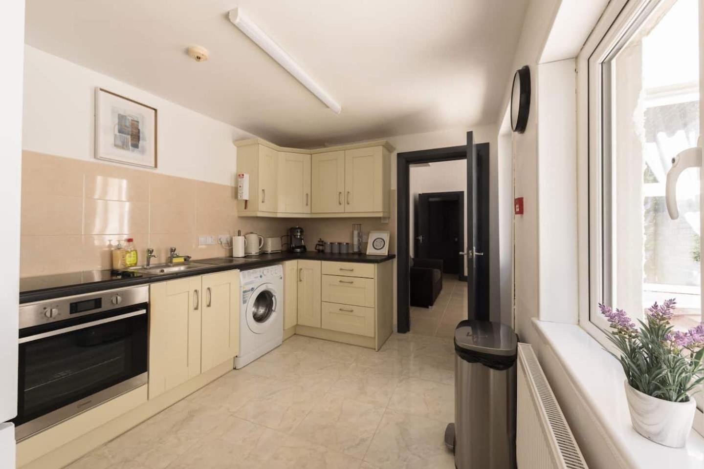5br Charming House