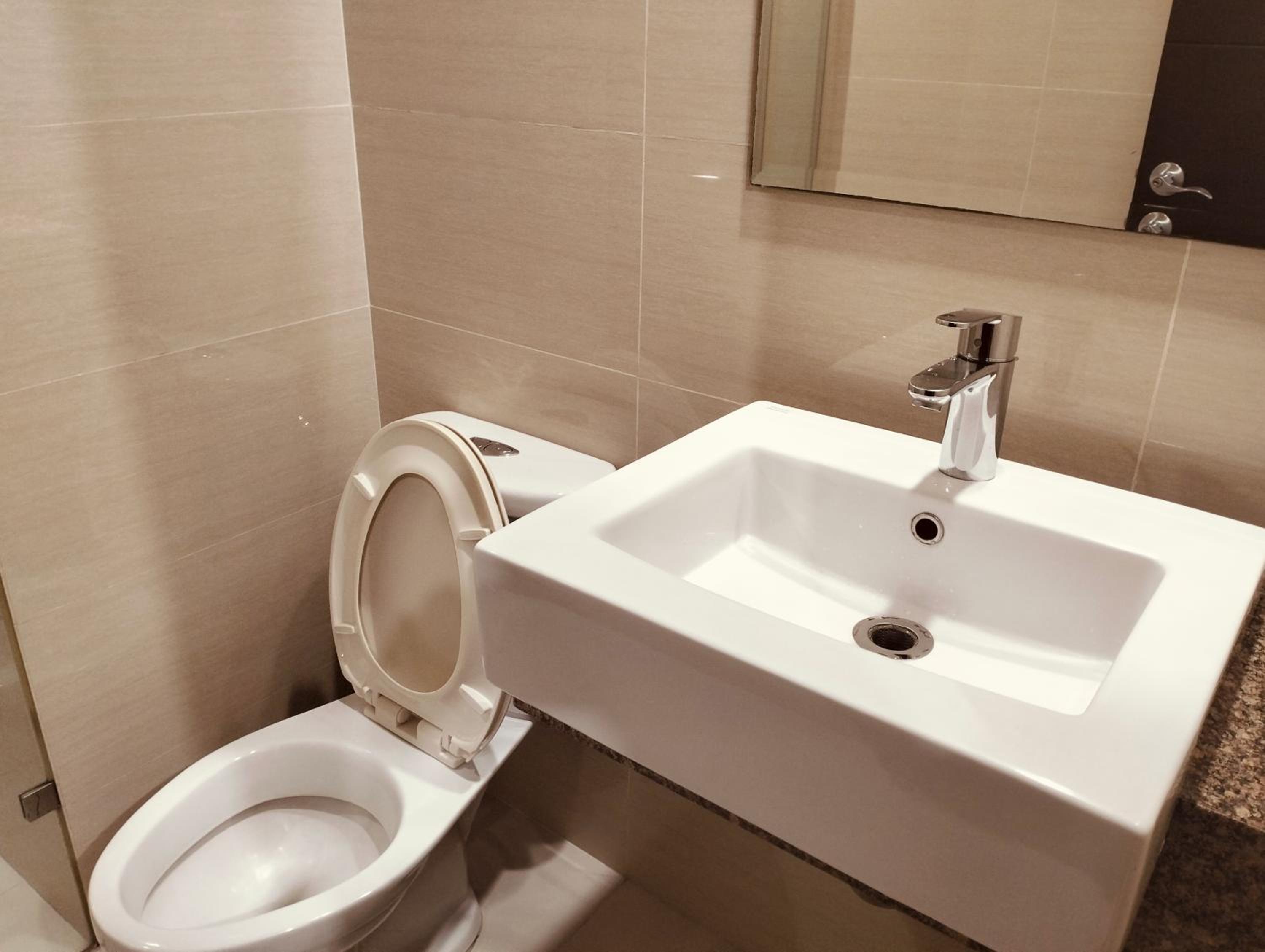 NAIA Manila Airport - Newport Prime Accommodations