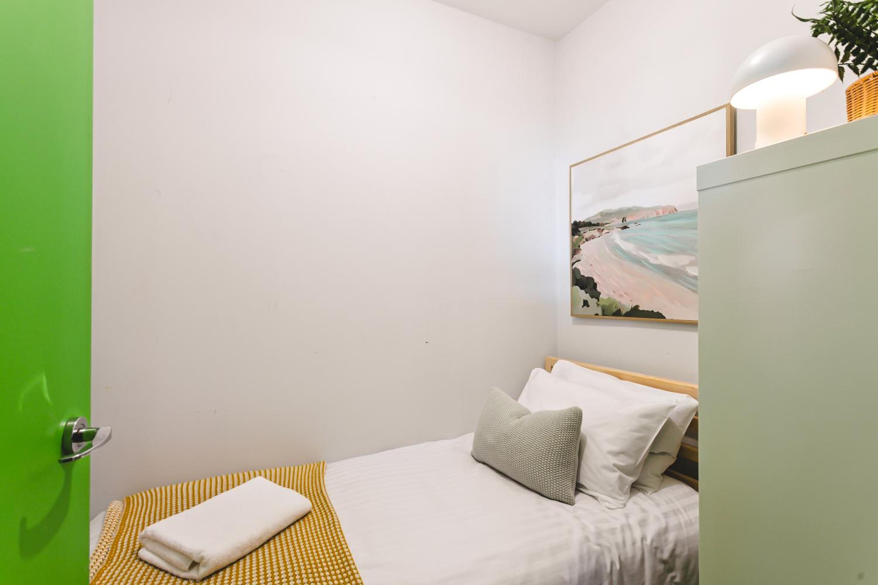 City Views, Beaufort St, 120sqm, Multiple Beds