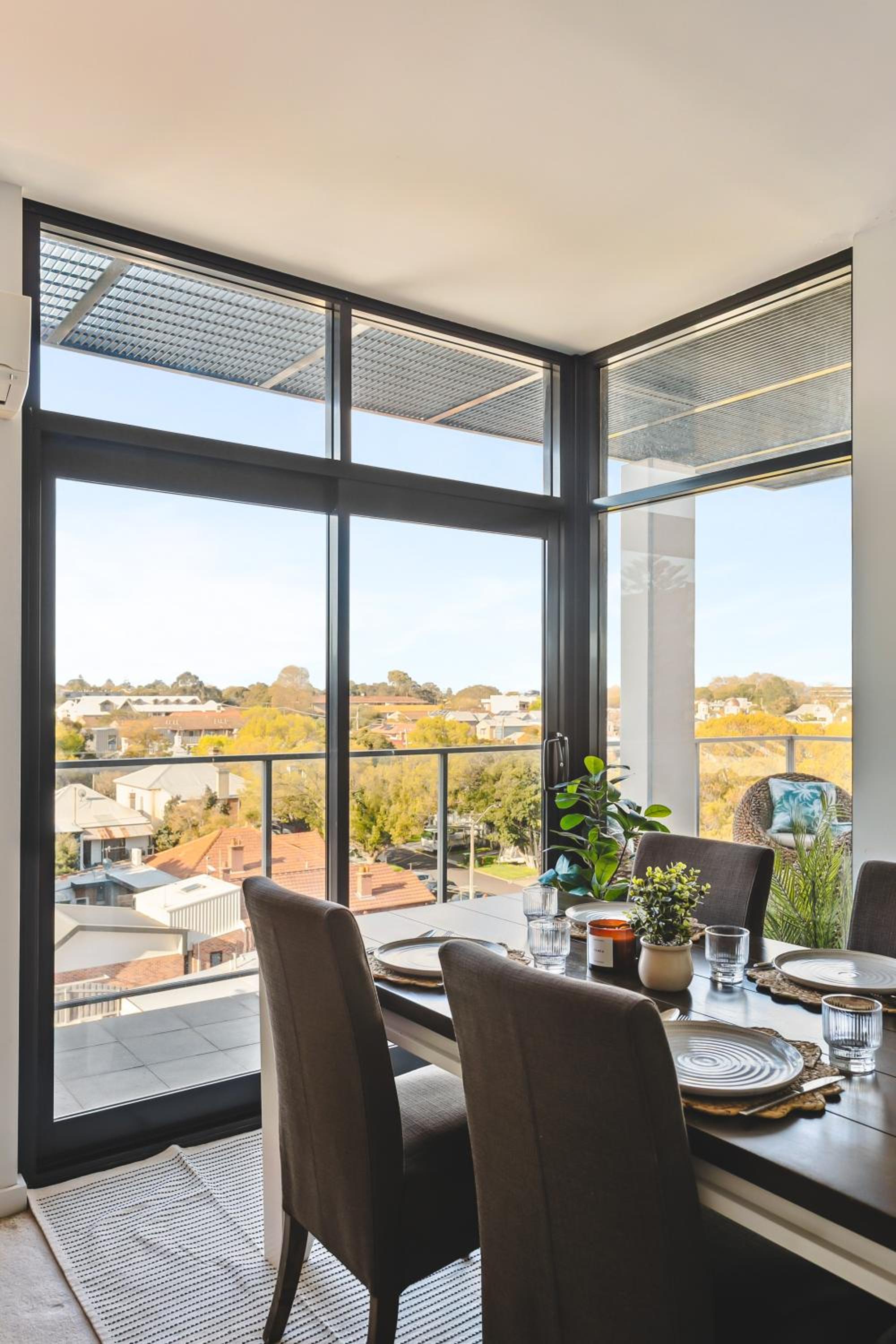 City Views, Beaufort St, 120sqm, Multiple Beds