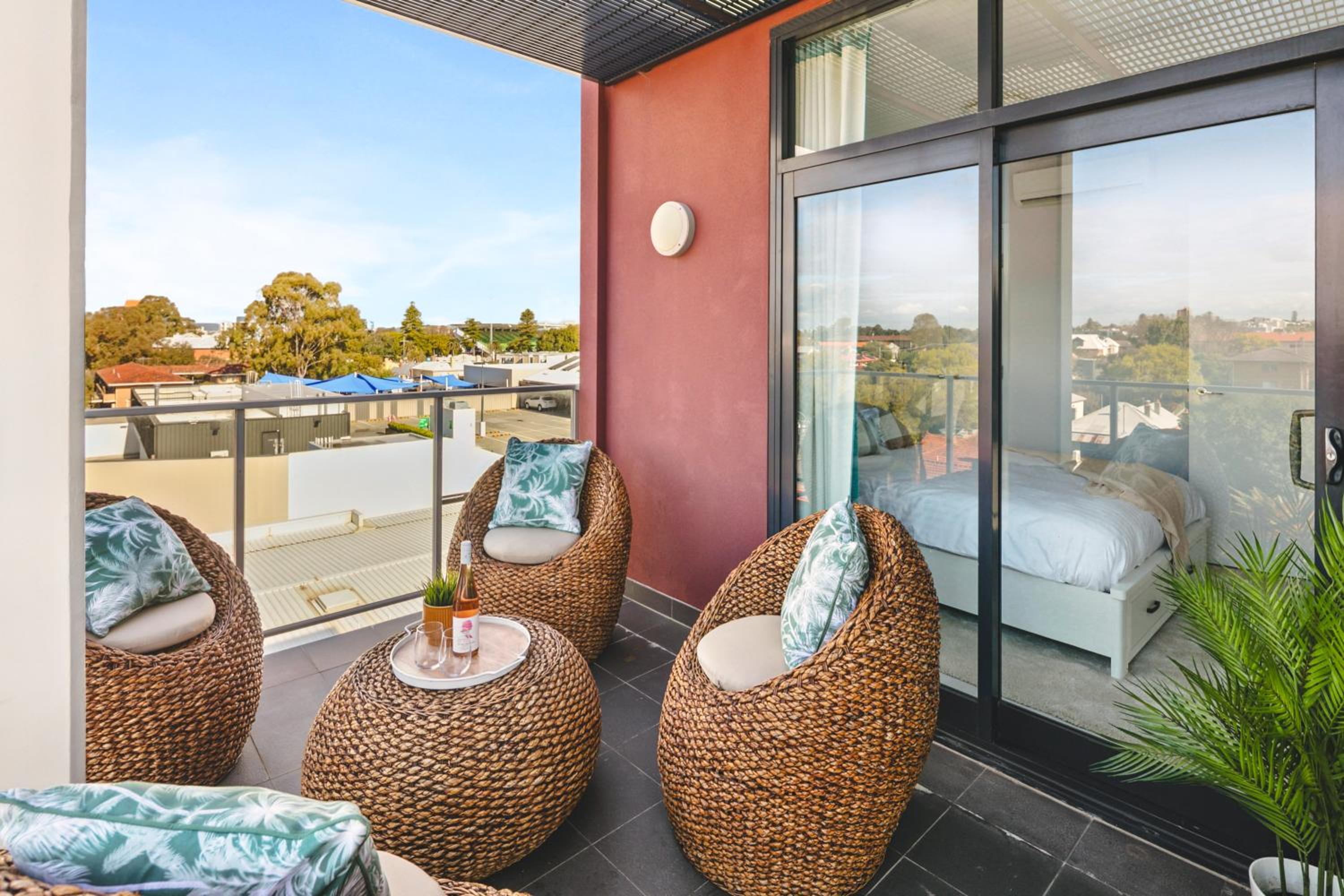 City Views, Beaufort St, 120sqm, Multiple Beds