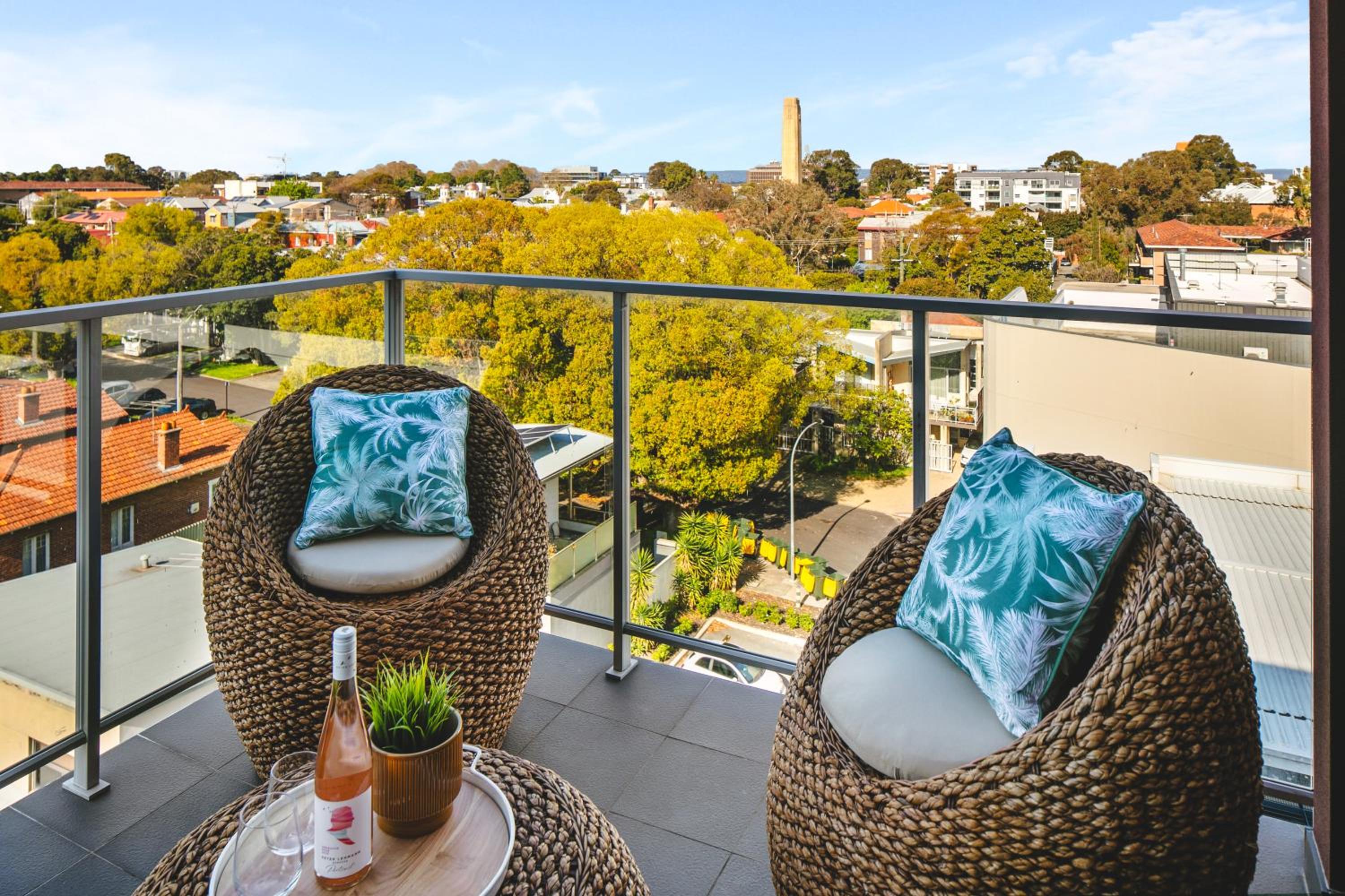 City Views, Beaufort St, 120sqm, Multiple Beds