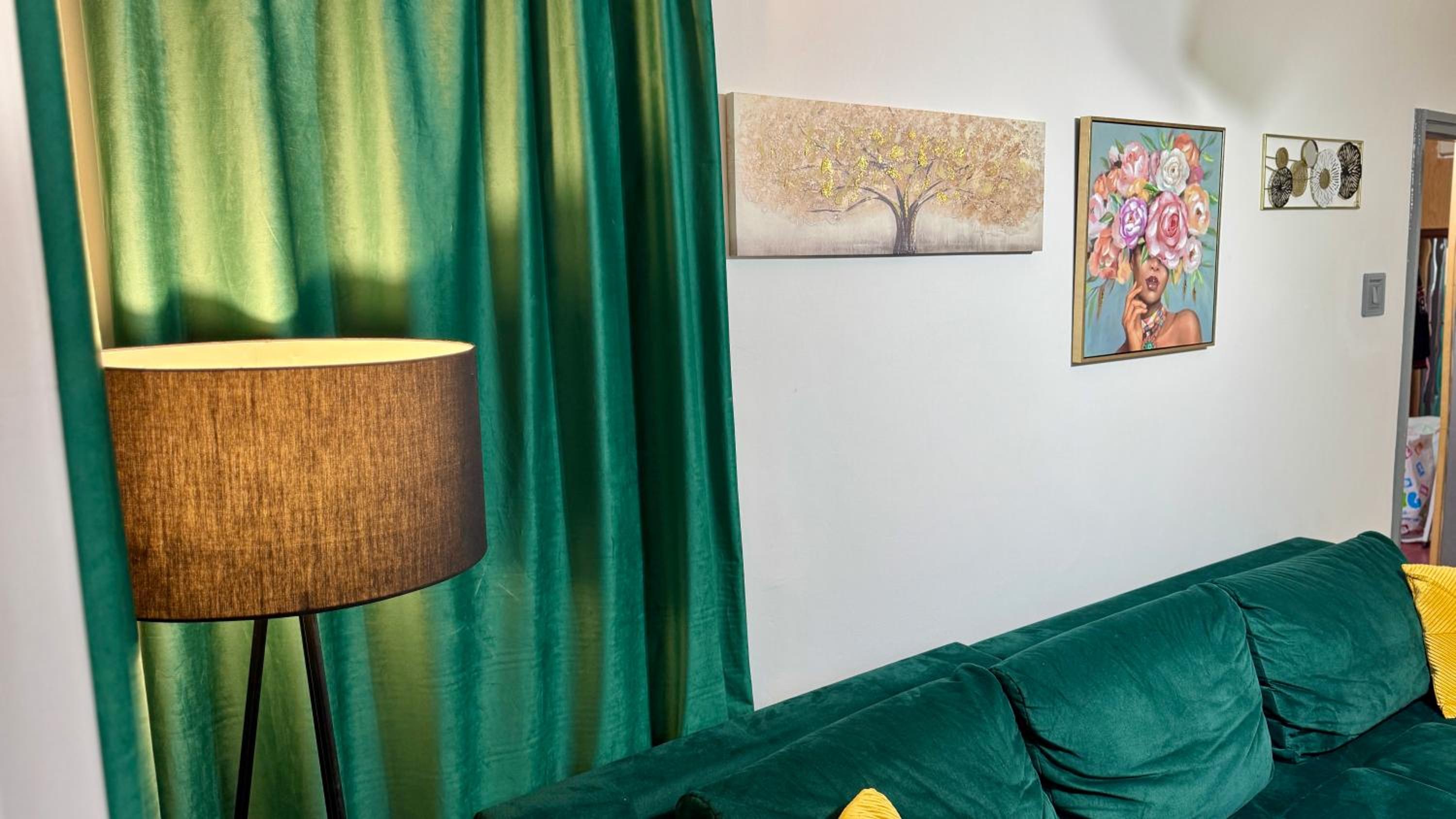 SHoliday Luxury Apartament Modern cu 2 Dormitoare