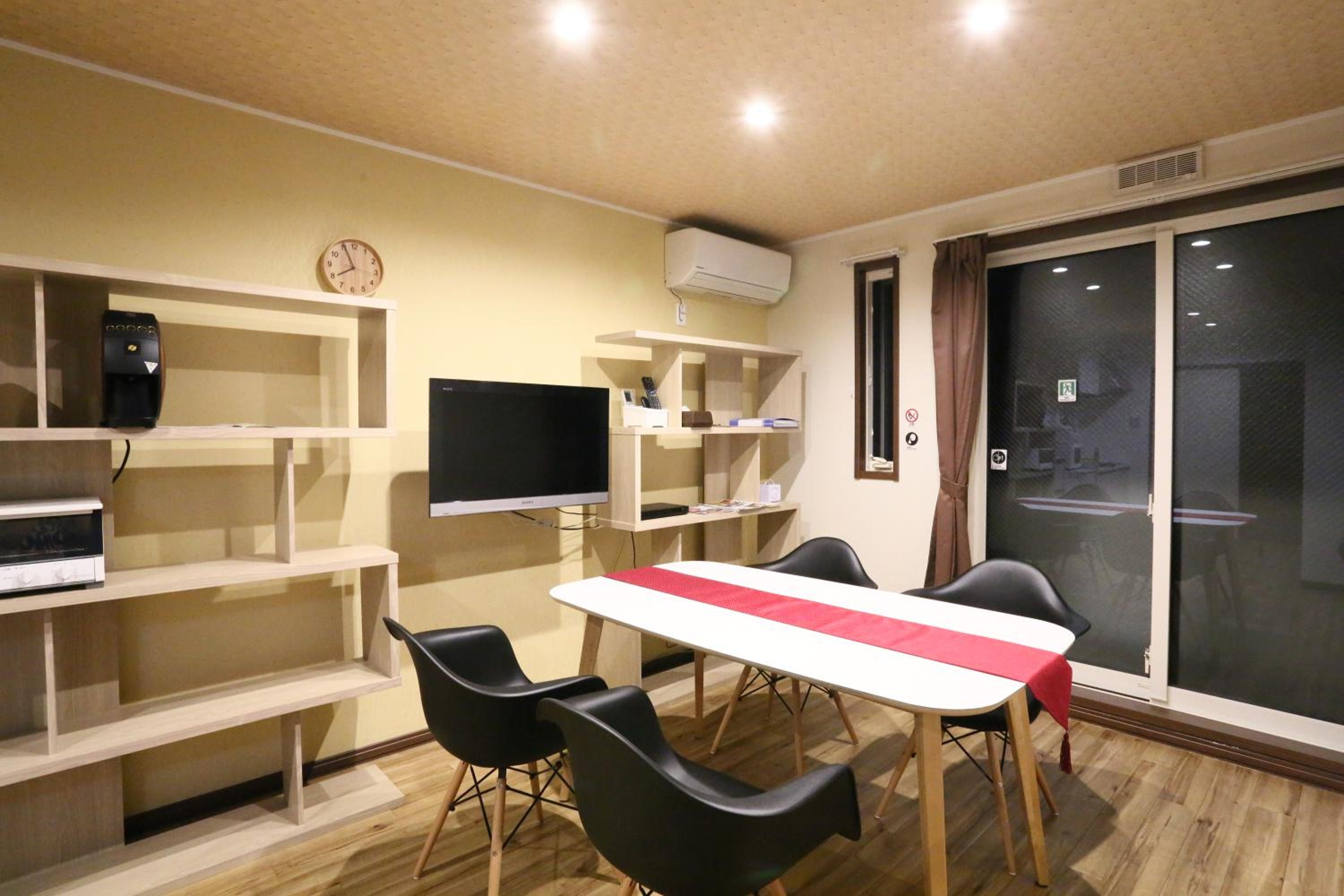 Vieuno Hida Takayama -Live Locally in Cozy Rooms near Takayama Station!