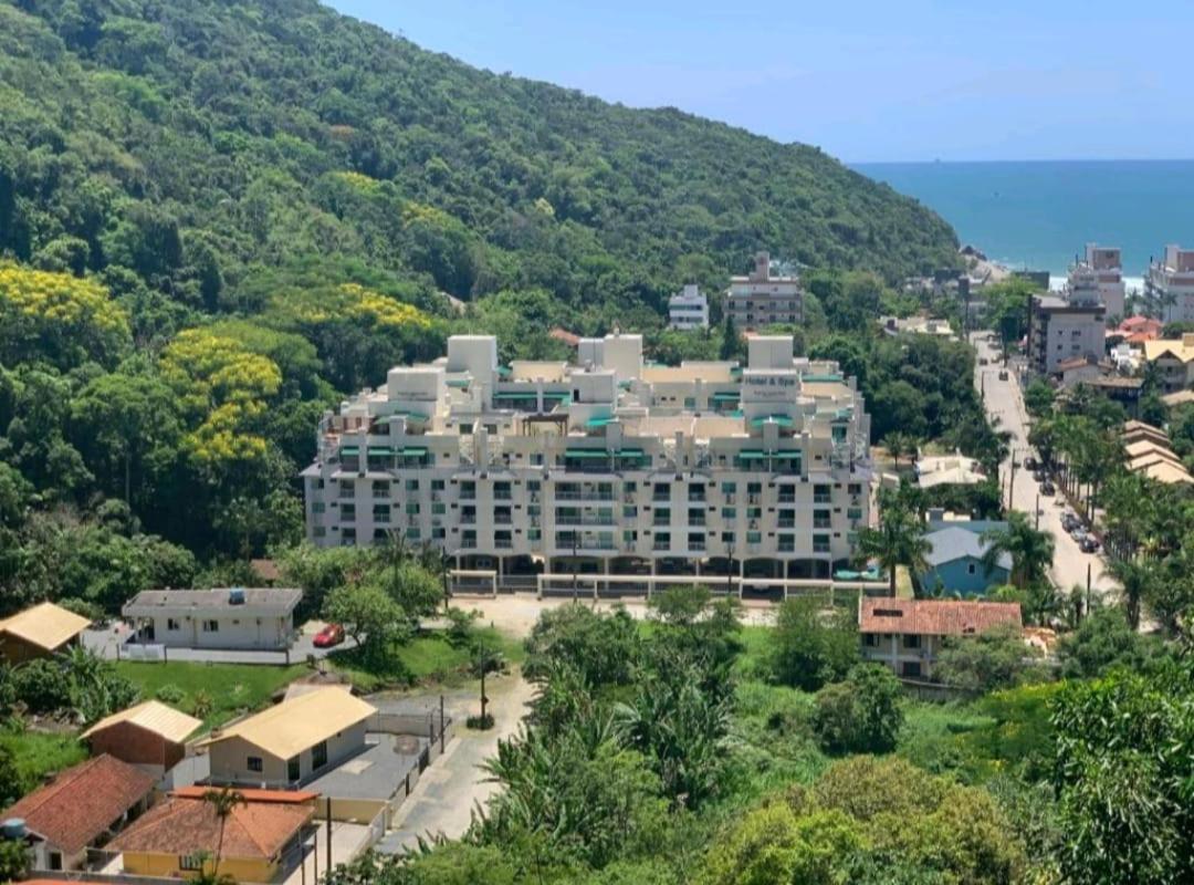 Apto Praia de Bombas Bombinhas