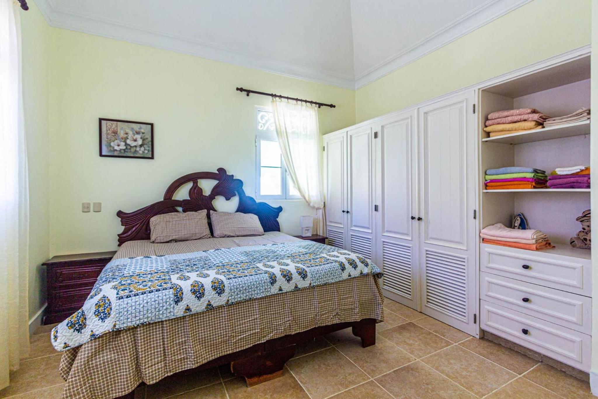 Ocean front, direct access to the beach
