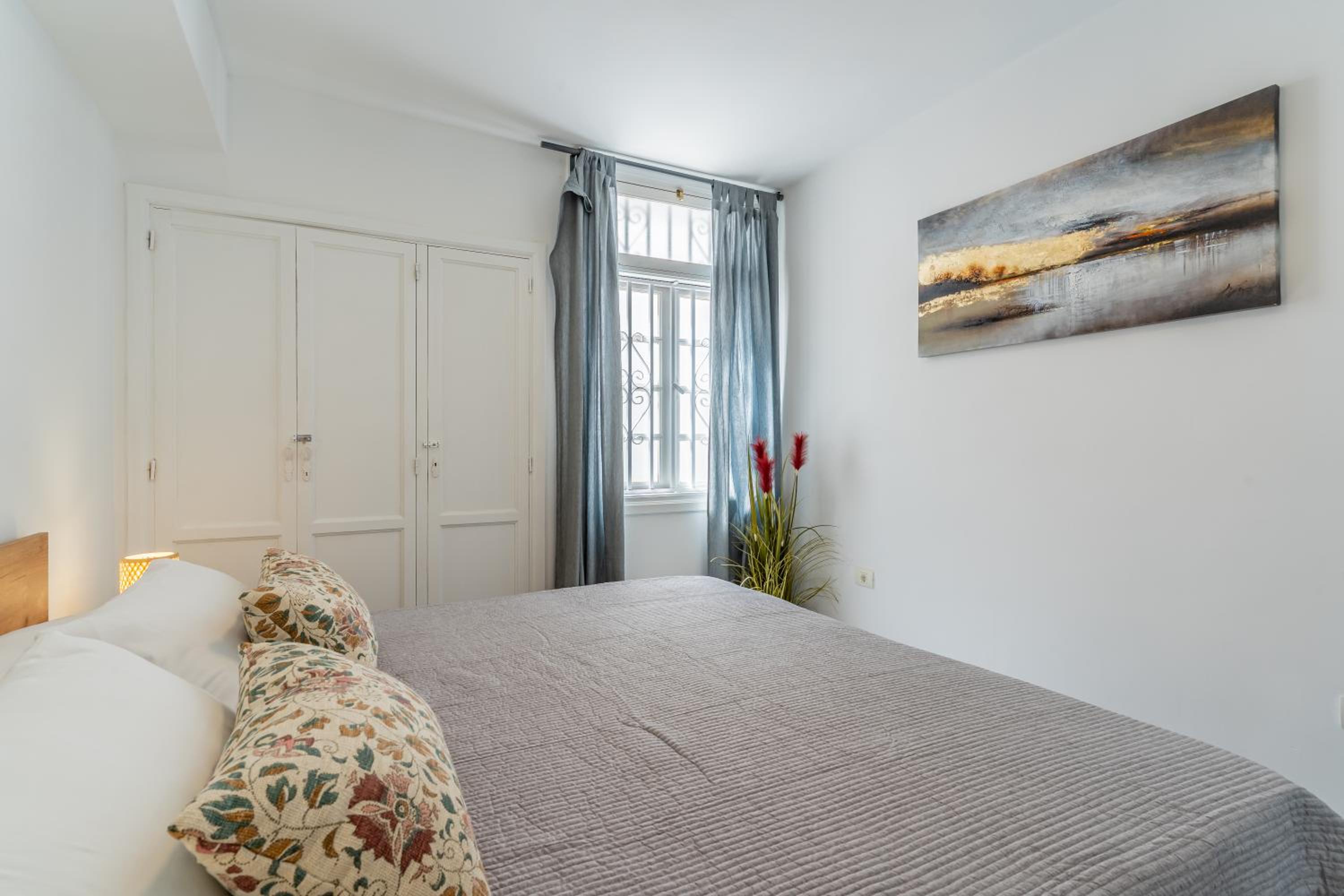 Renovated apartment with sunny terrace and ocean views in Malibu Park Tenerife