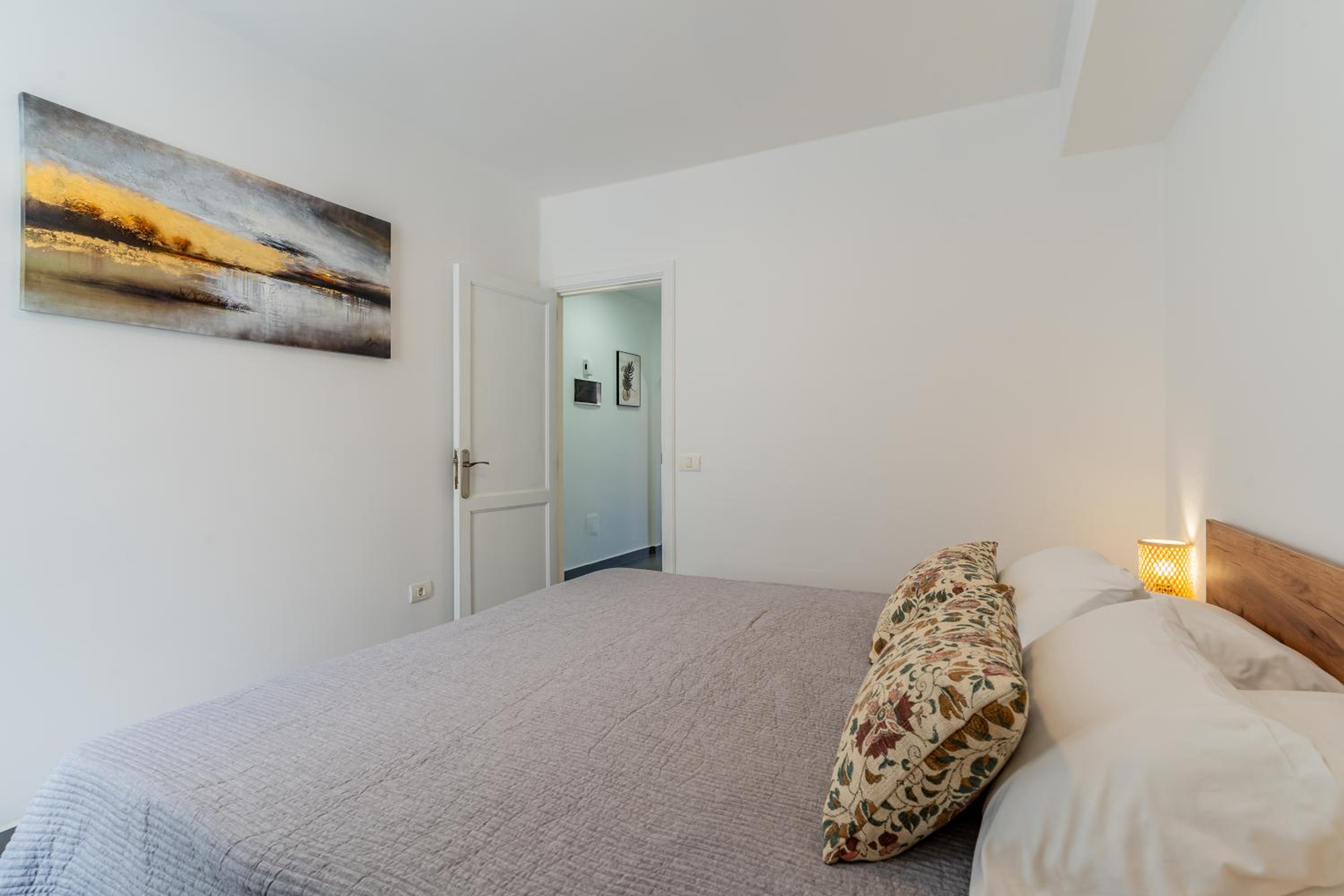 Renovated apartment with sunny terrace and ocean views in Malibu Park Tenerife