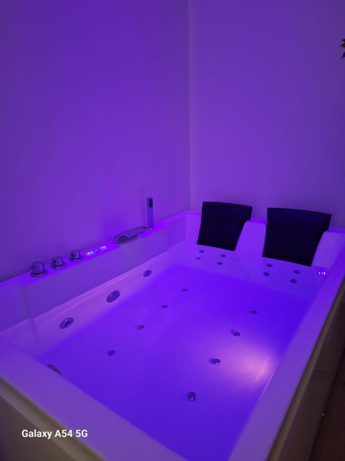 Luxury Suites Glory Tower