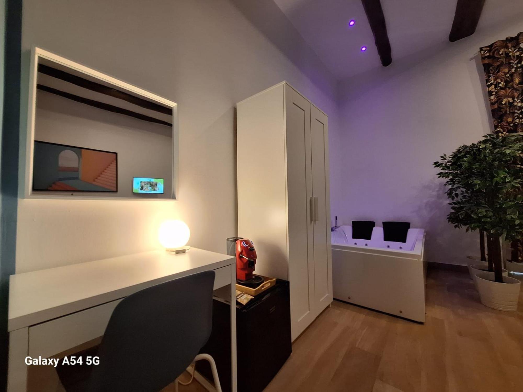 Luxury Suites Glory Tower