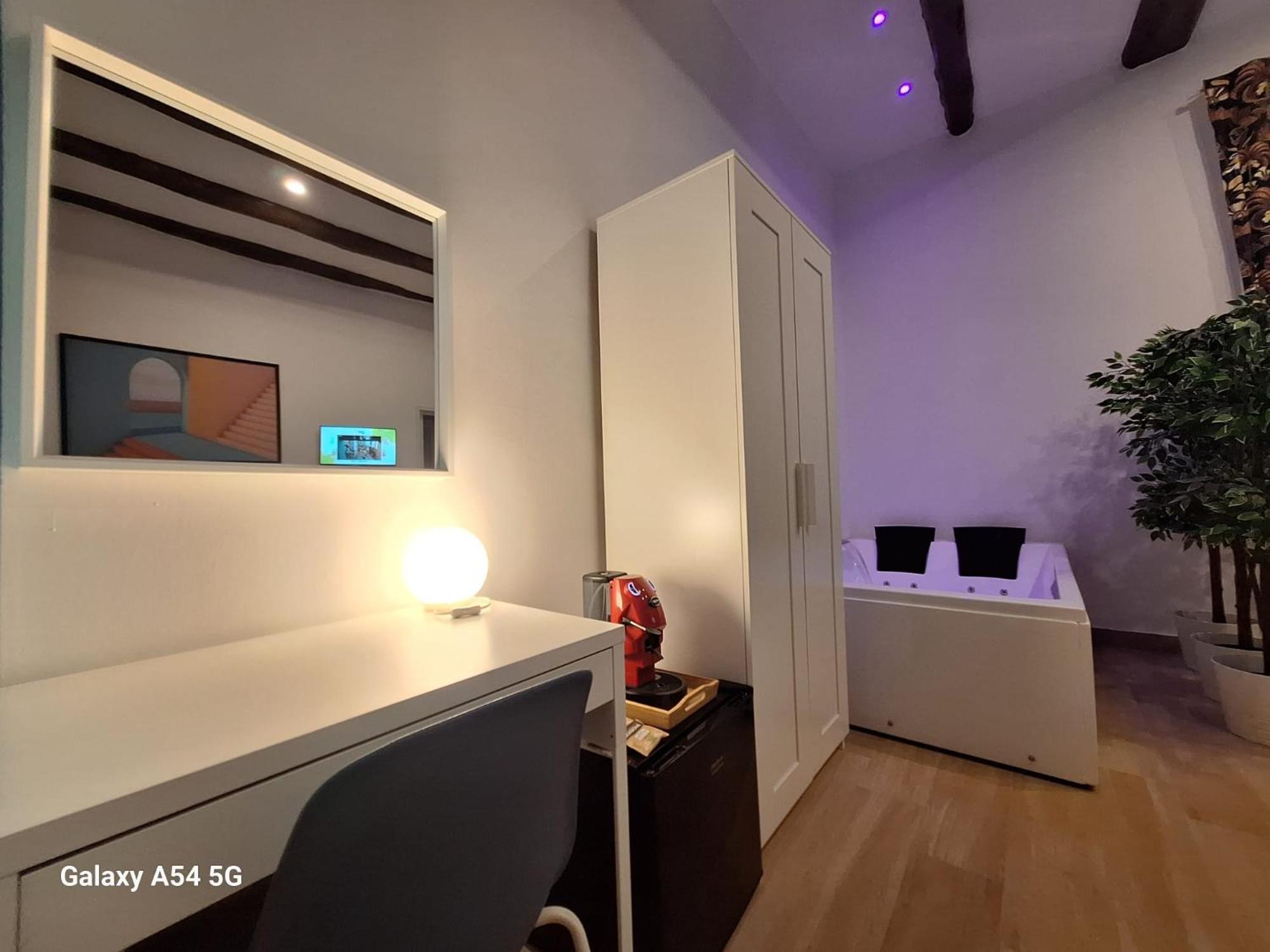 Luxury Suites Glory Tower