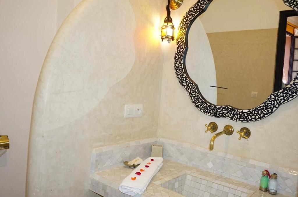 Riad New Moon