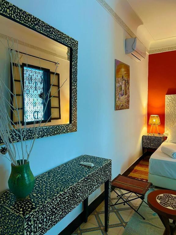 Riad New Moon