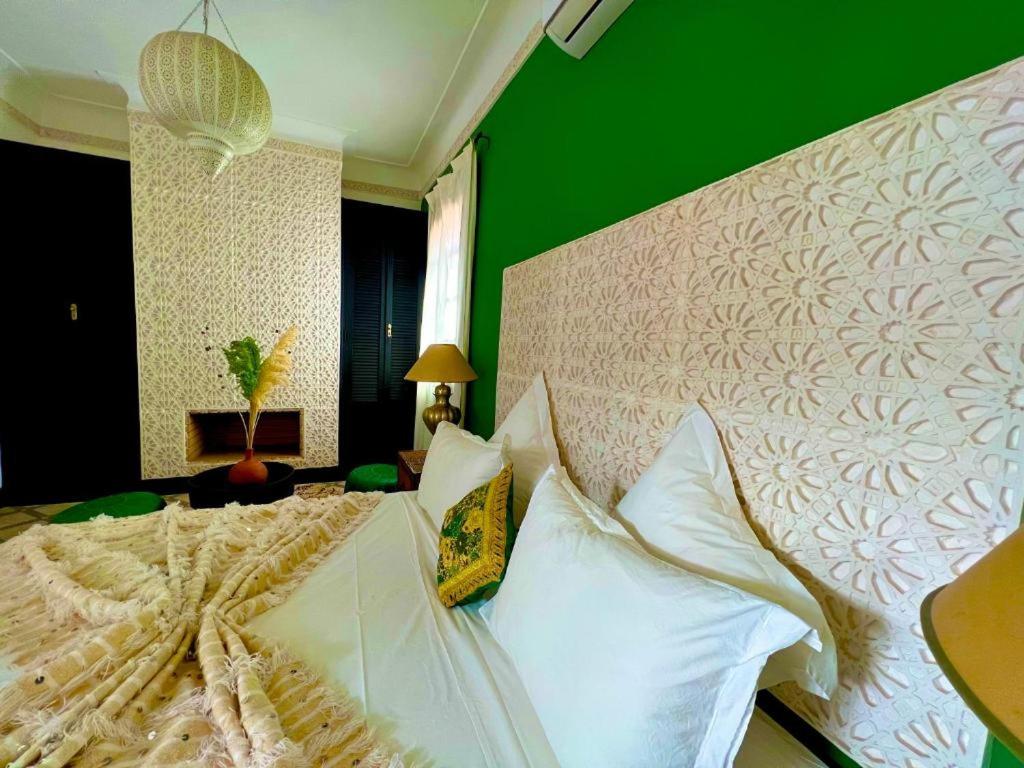 Riad New Moon