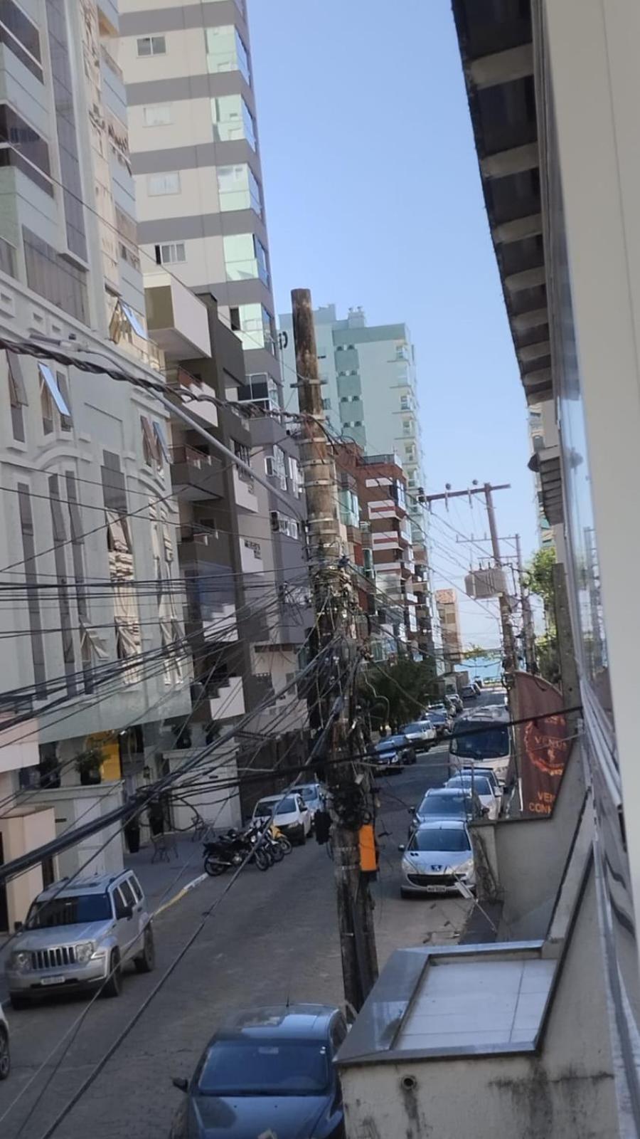 Apto de 2 Quartos em Meia Praia