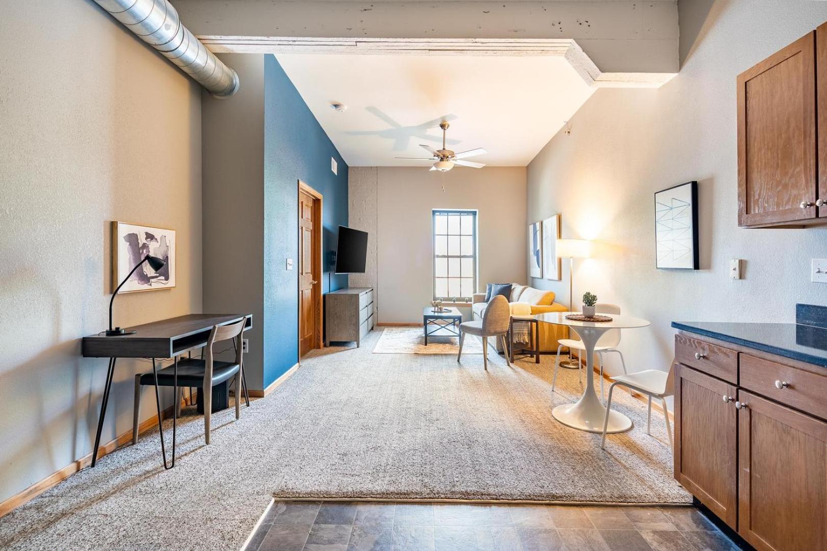 Landing Stunning 1BD Courtyard