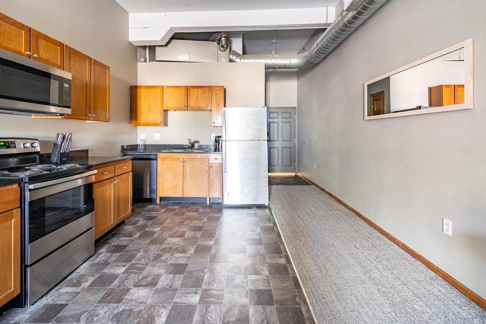 Landing Stunning 1BD Courtyard