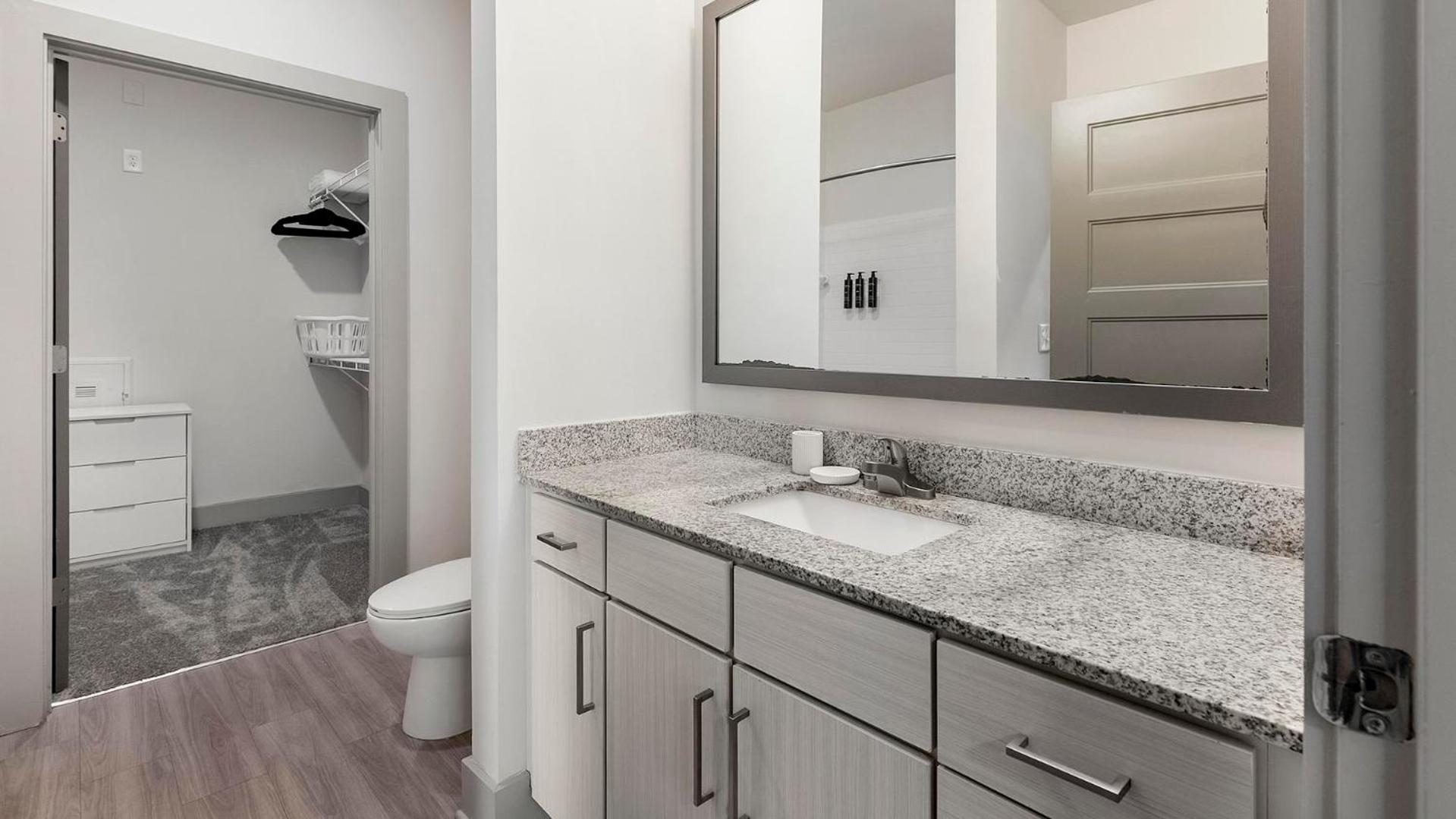 Landing Apartments Charlotte - Newell South
