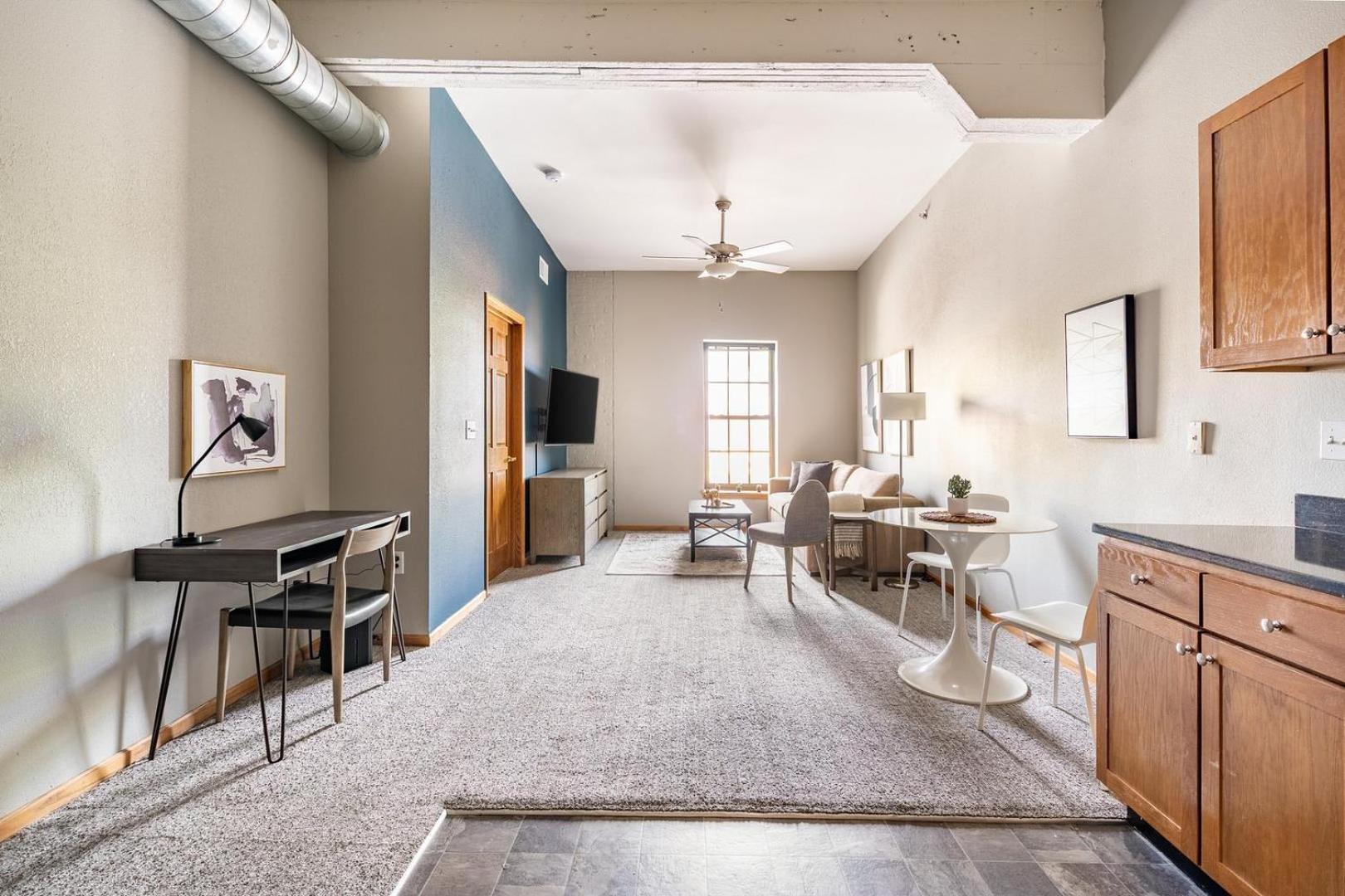 Landing Stunning 1BD Courtyard