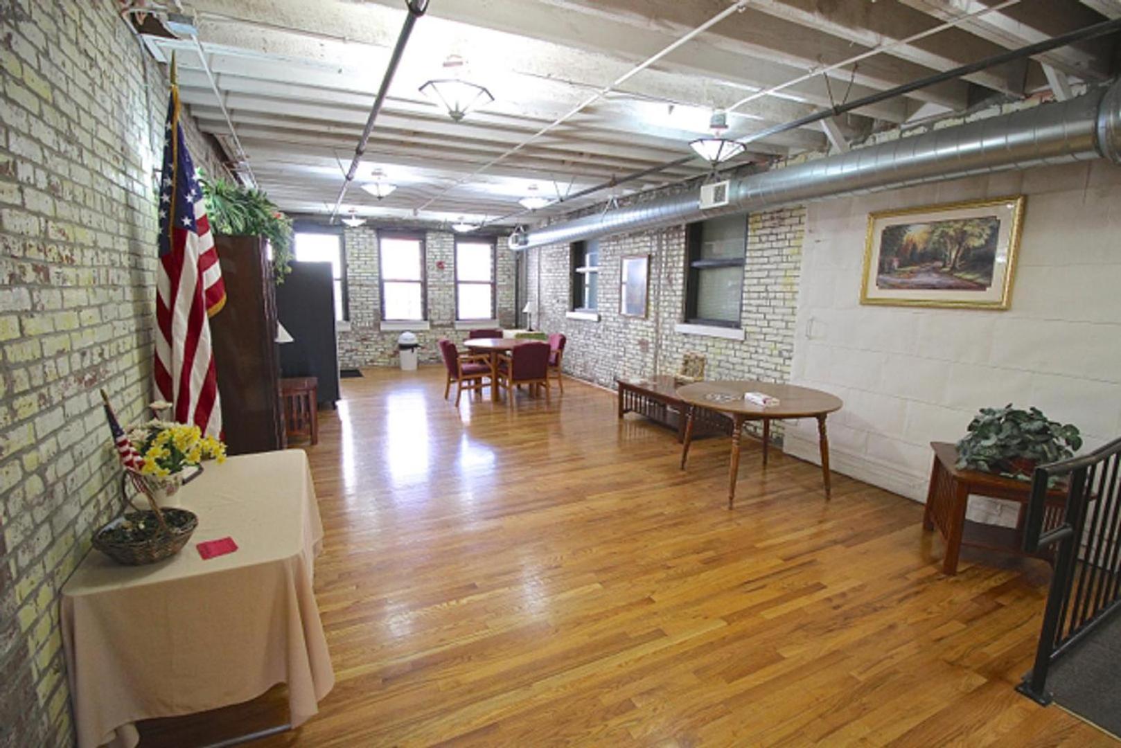 Landing Stunning 1BD Courtyard