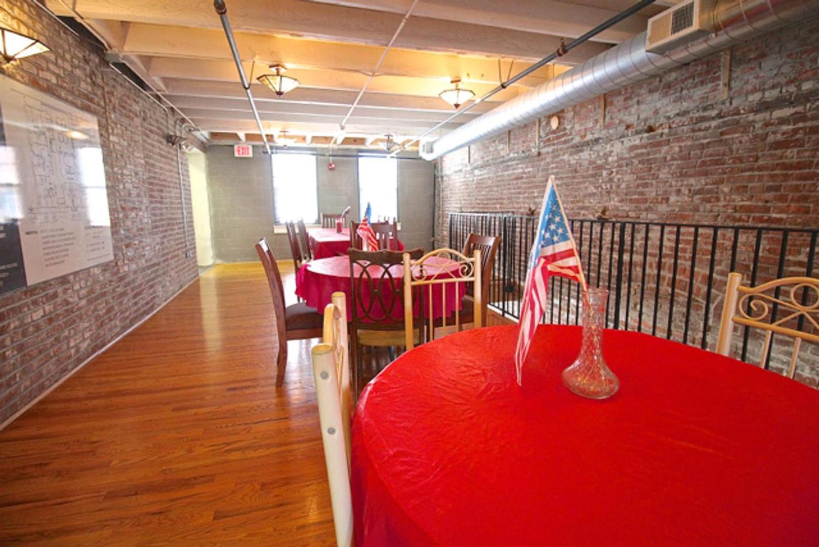 Landing Stunning 1BD Courtyard