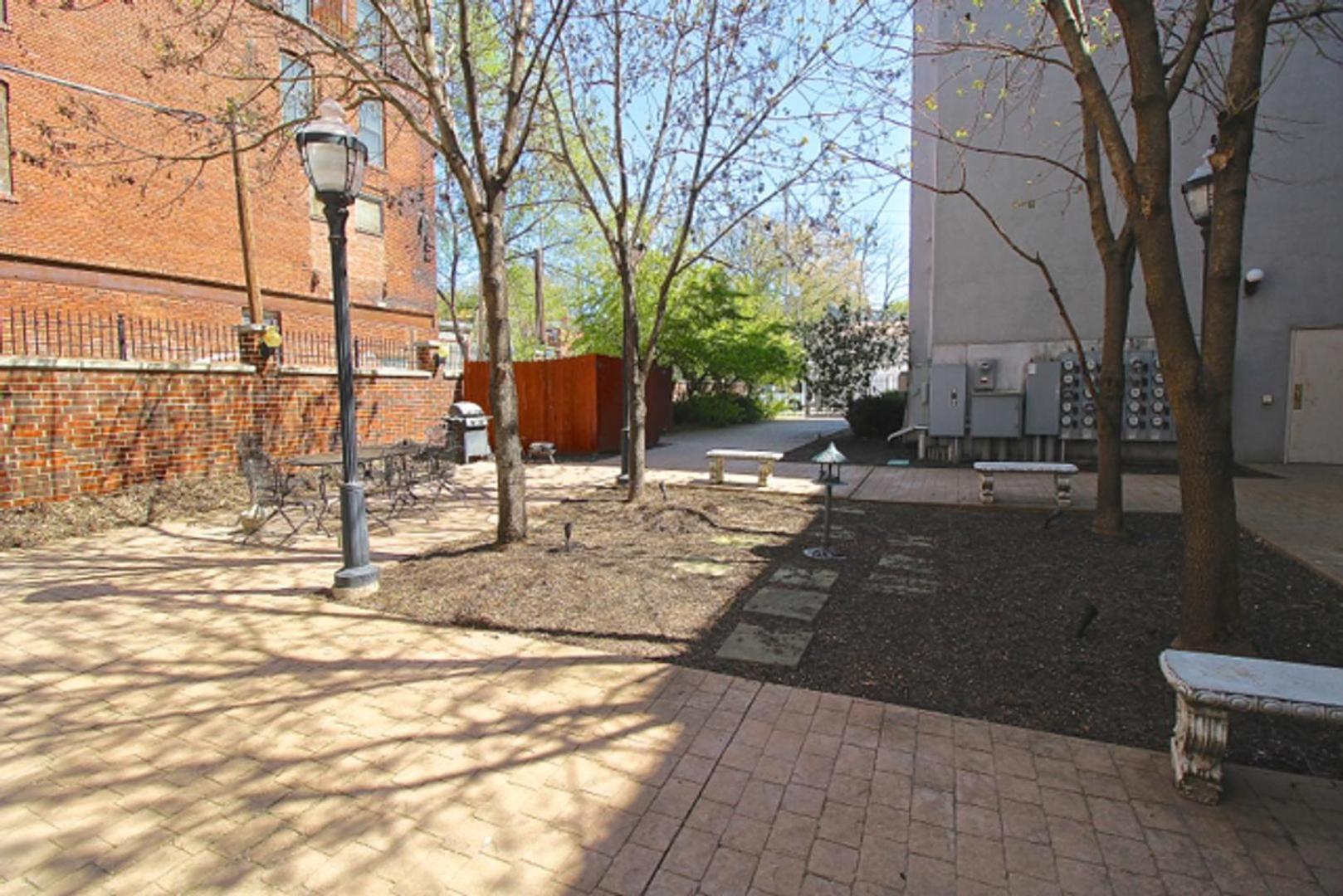 Landing Stunning 1BD Courtyard