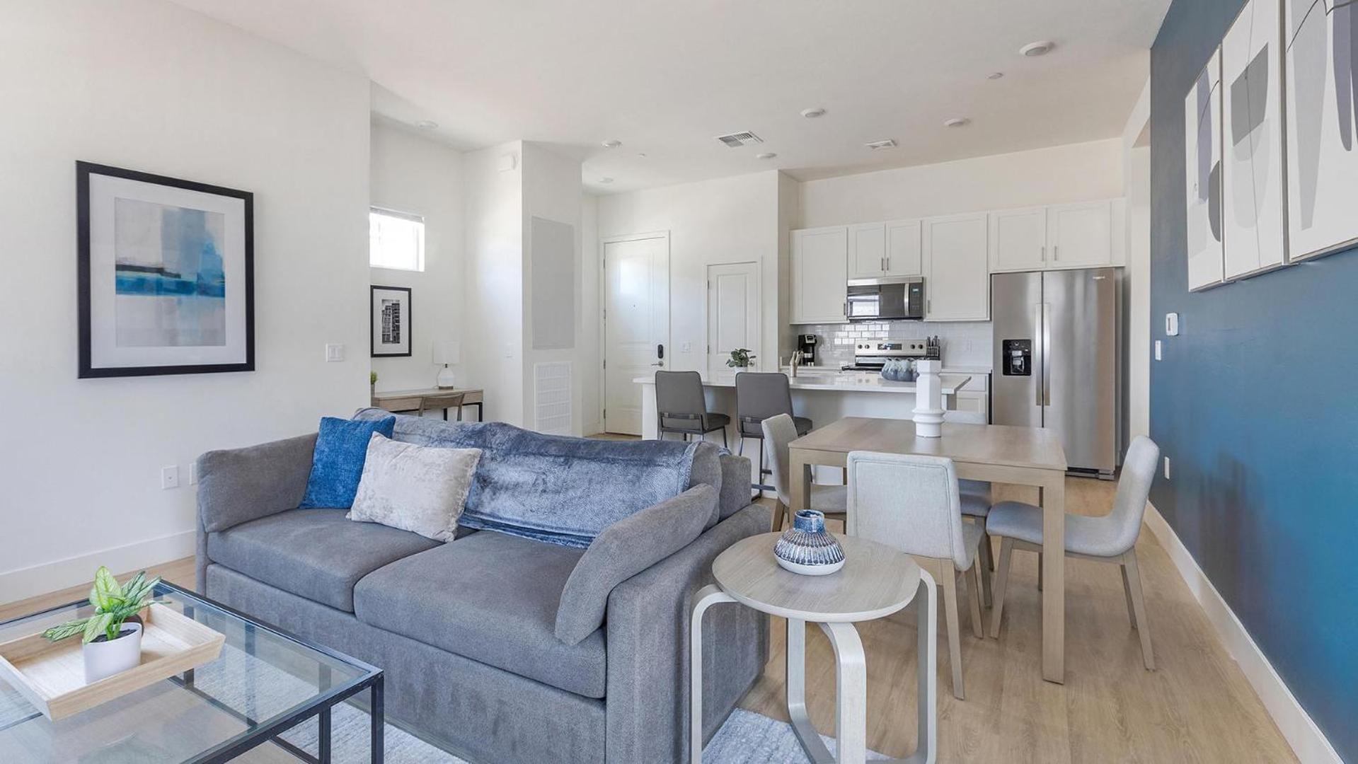 Landing Chic 1BD Pool