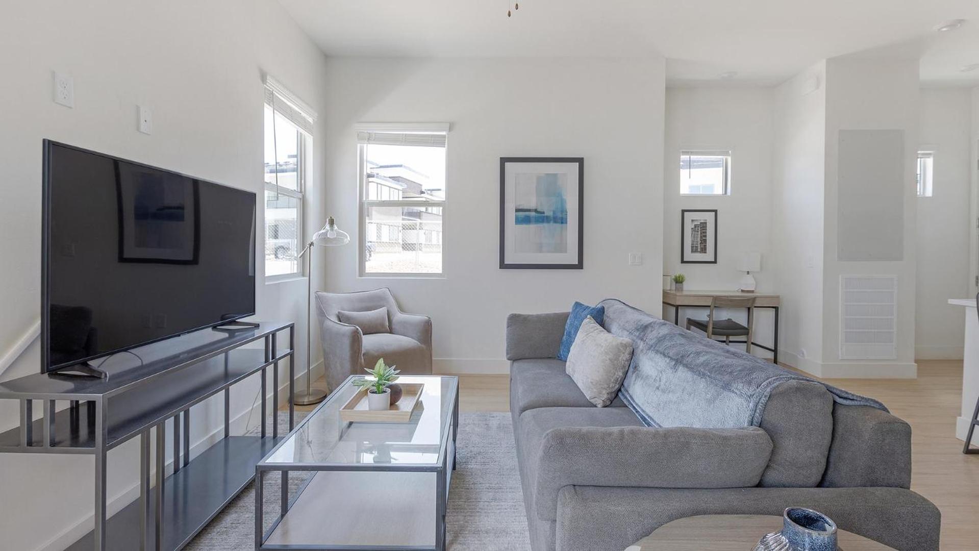 Landing Chic 1BD Pool