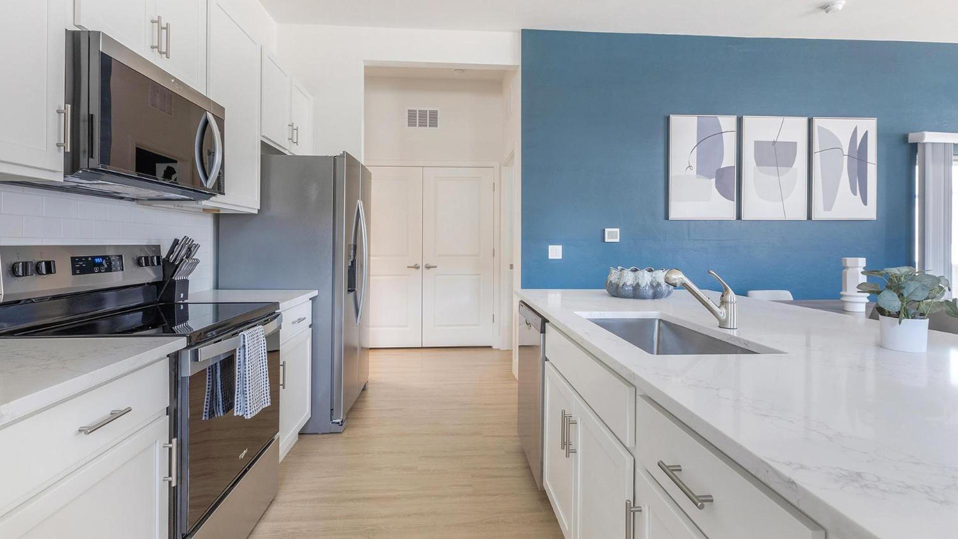 Landing Chic 1BD Pool