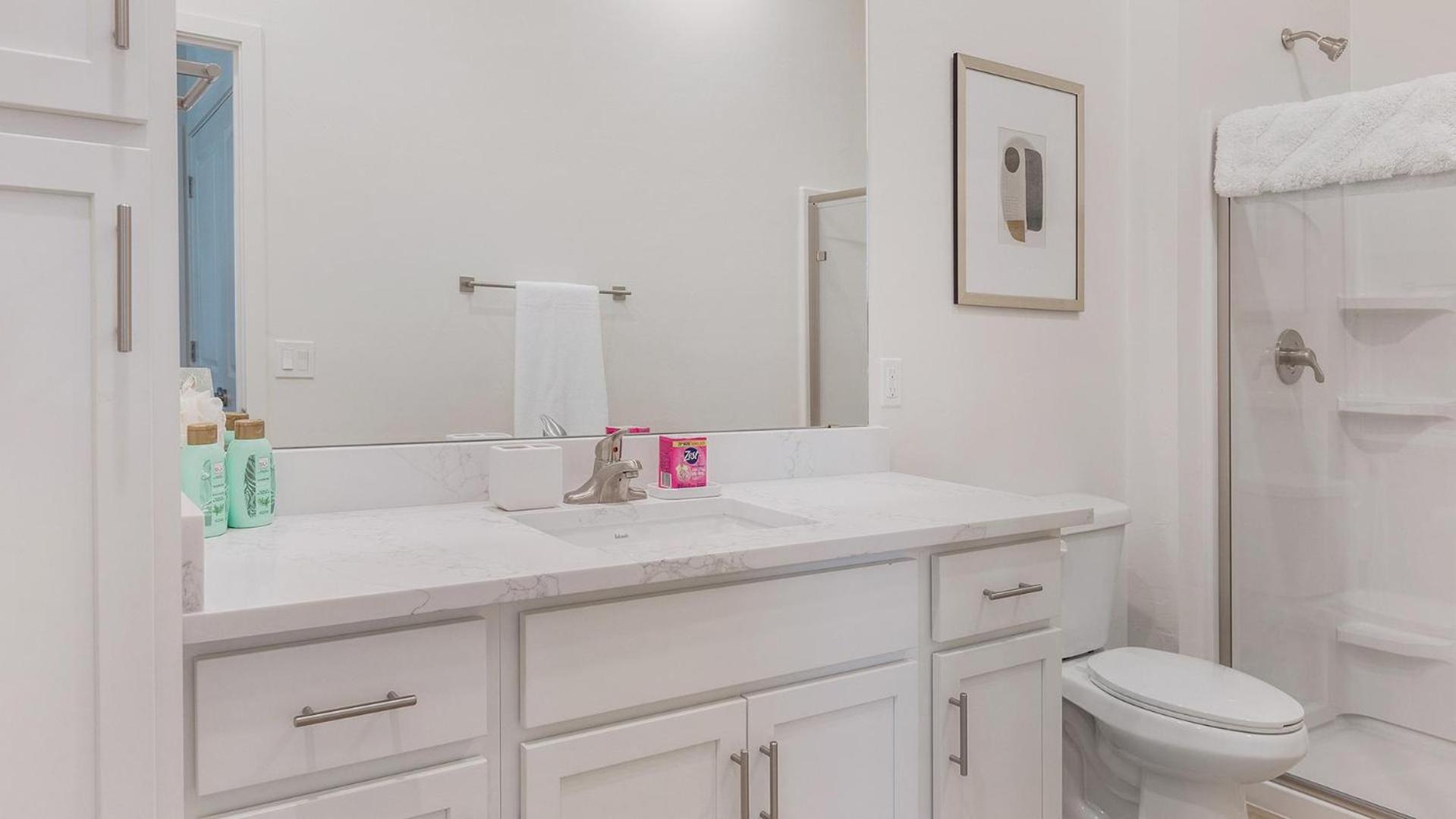 Landing Chic 1BD Pool