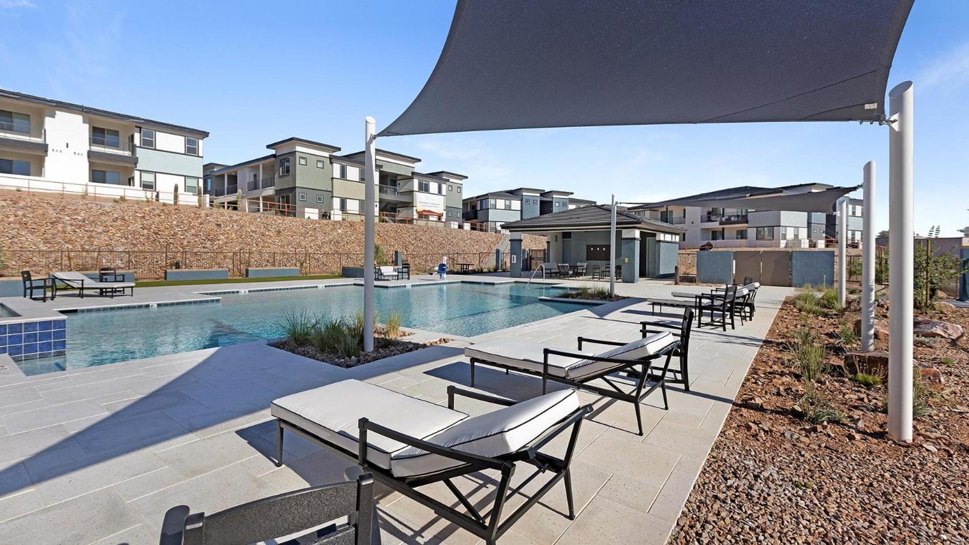 Landing Chic 1BD Pool