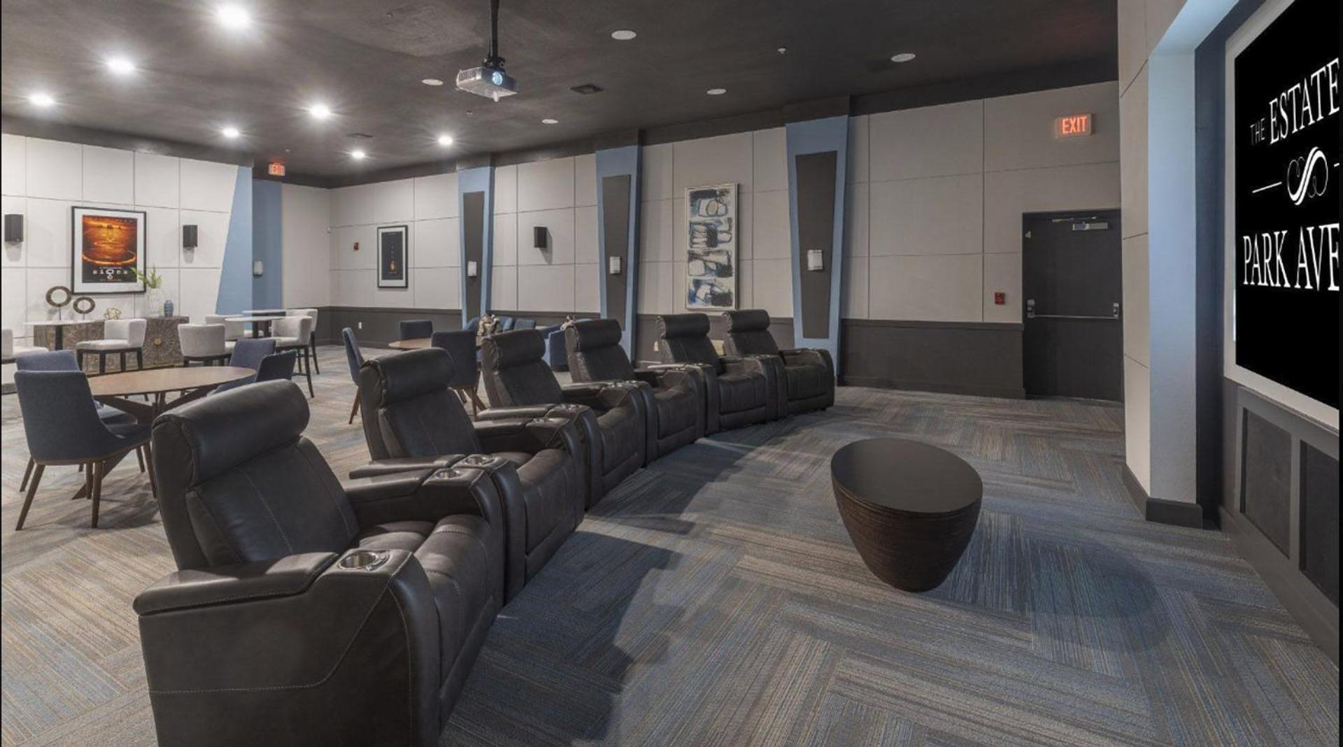 Landing Stunning 1BD Gym Pool