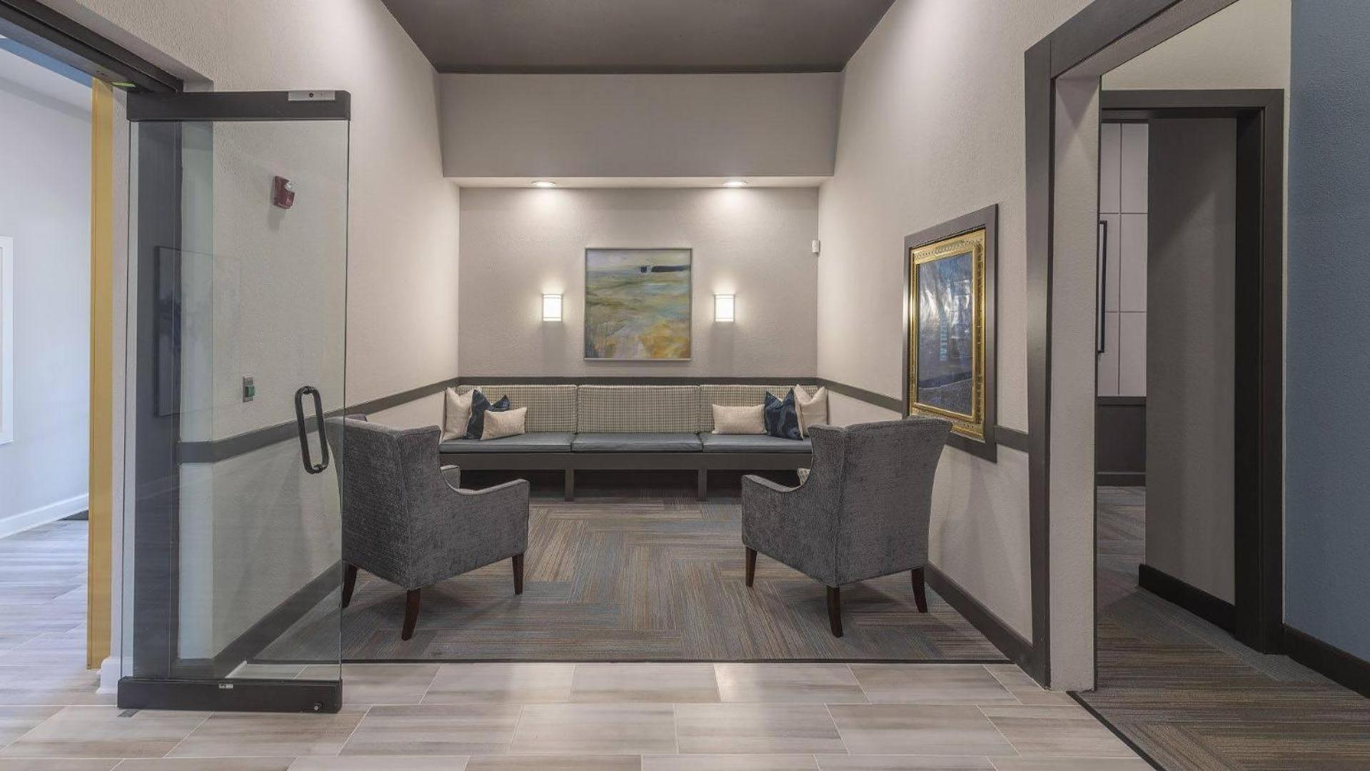 Landing Stunning 1BD Gym Pool