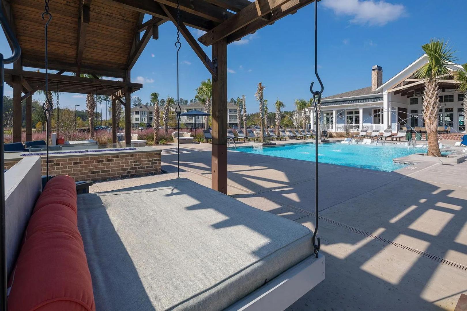 Landing Incredible 1BD Pool Gym
