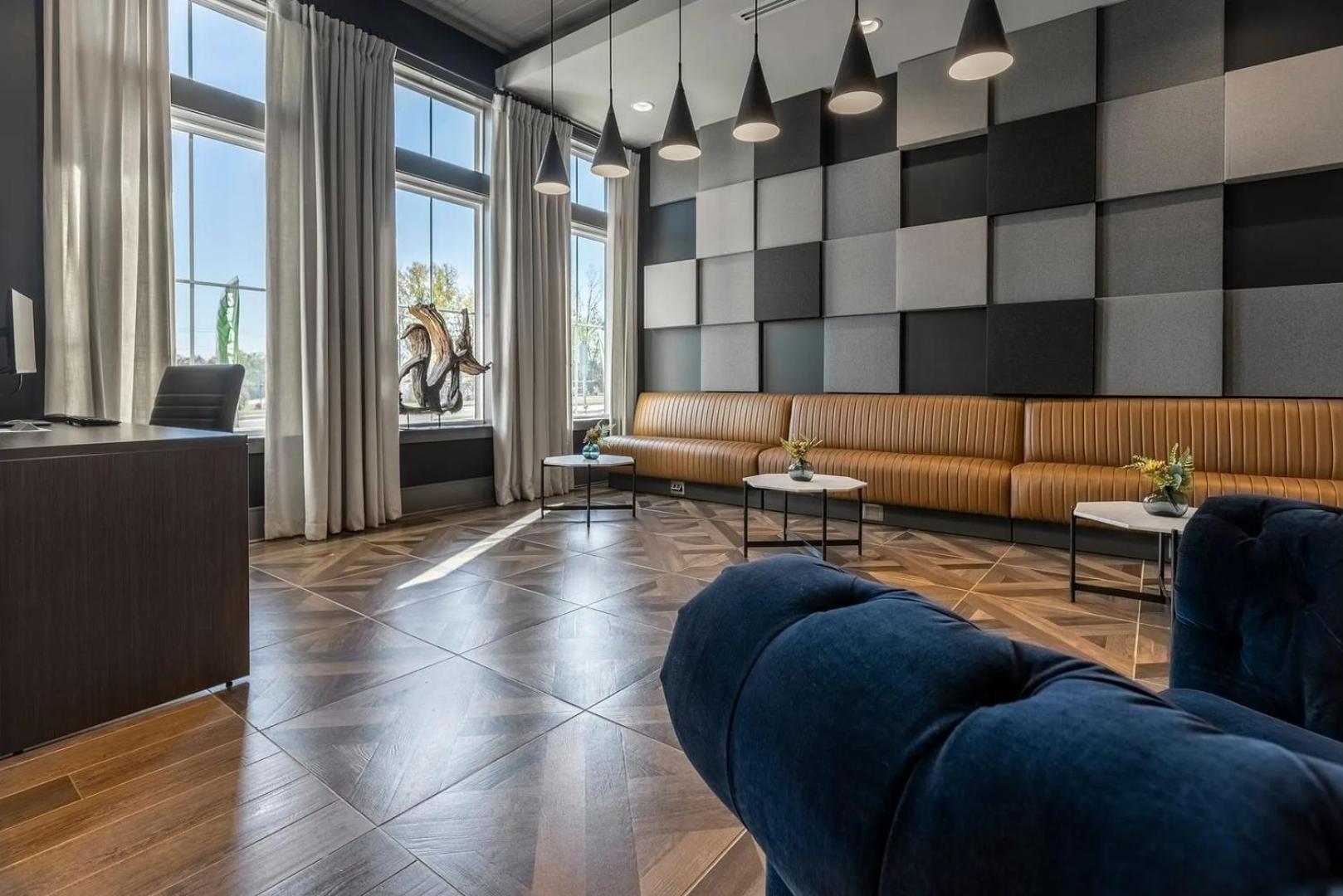 Landing Amazing 2BD Clubhouse Yoga Studio