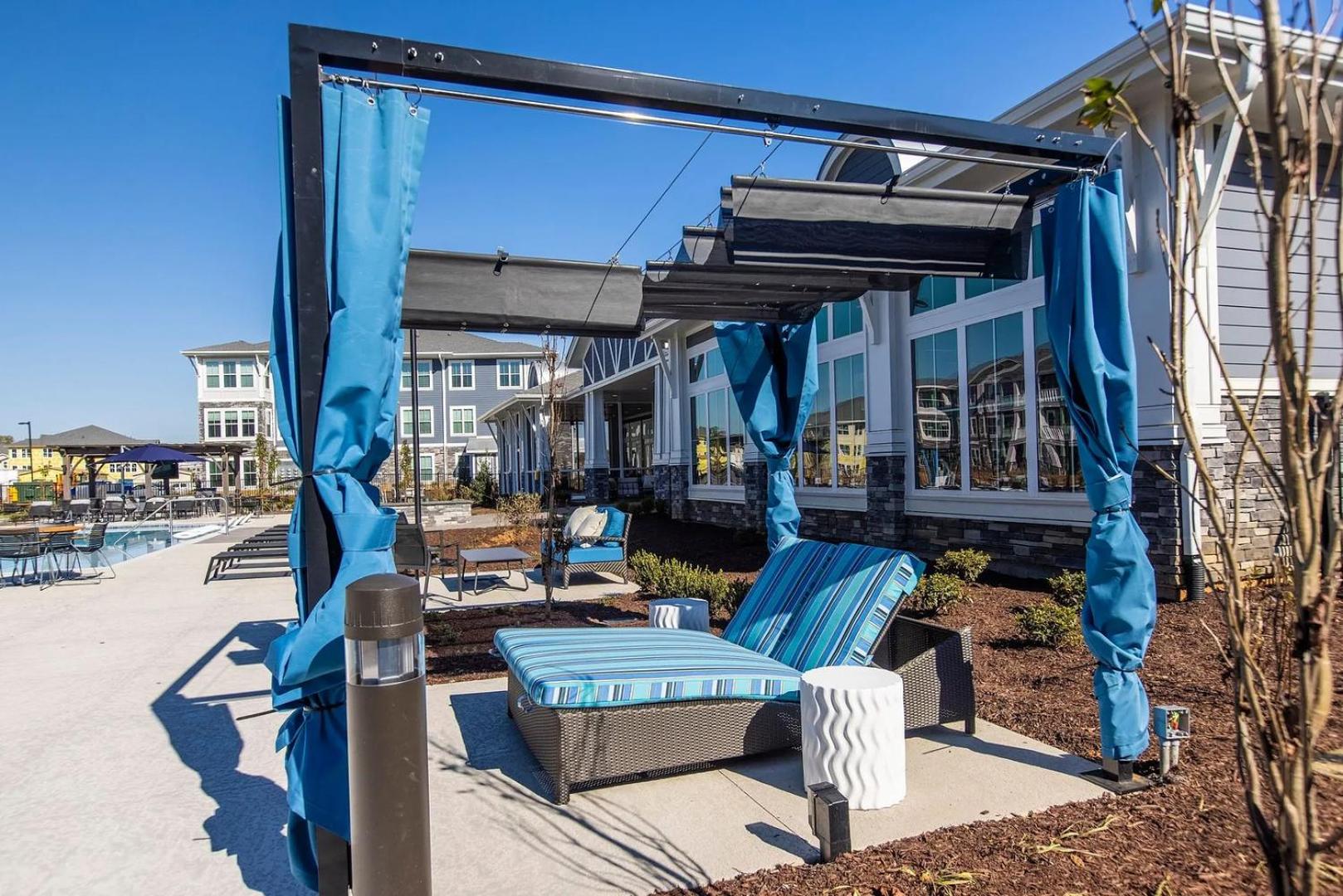 Landing Amazing 2BD Clubhouse Yoga Studio