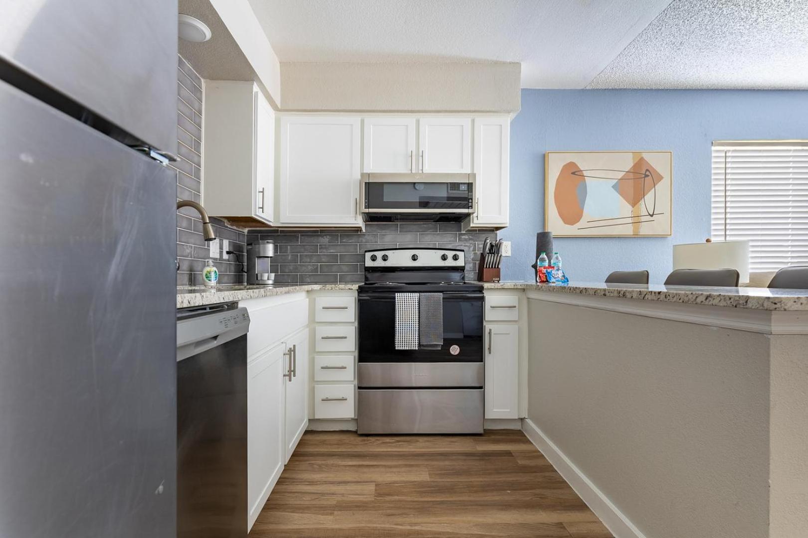 Landing Chic 1BD in Maryvale Village