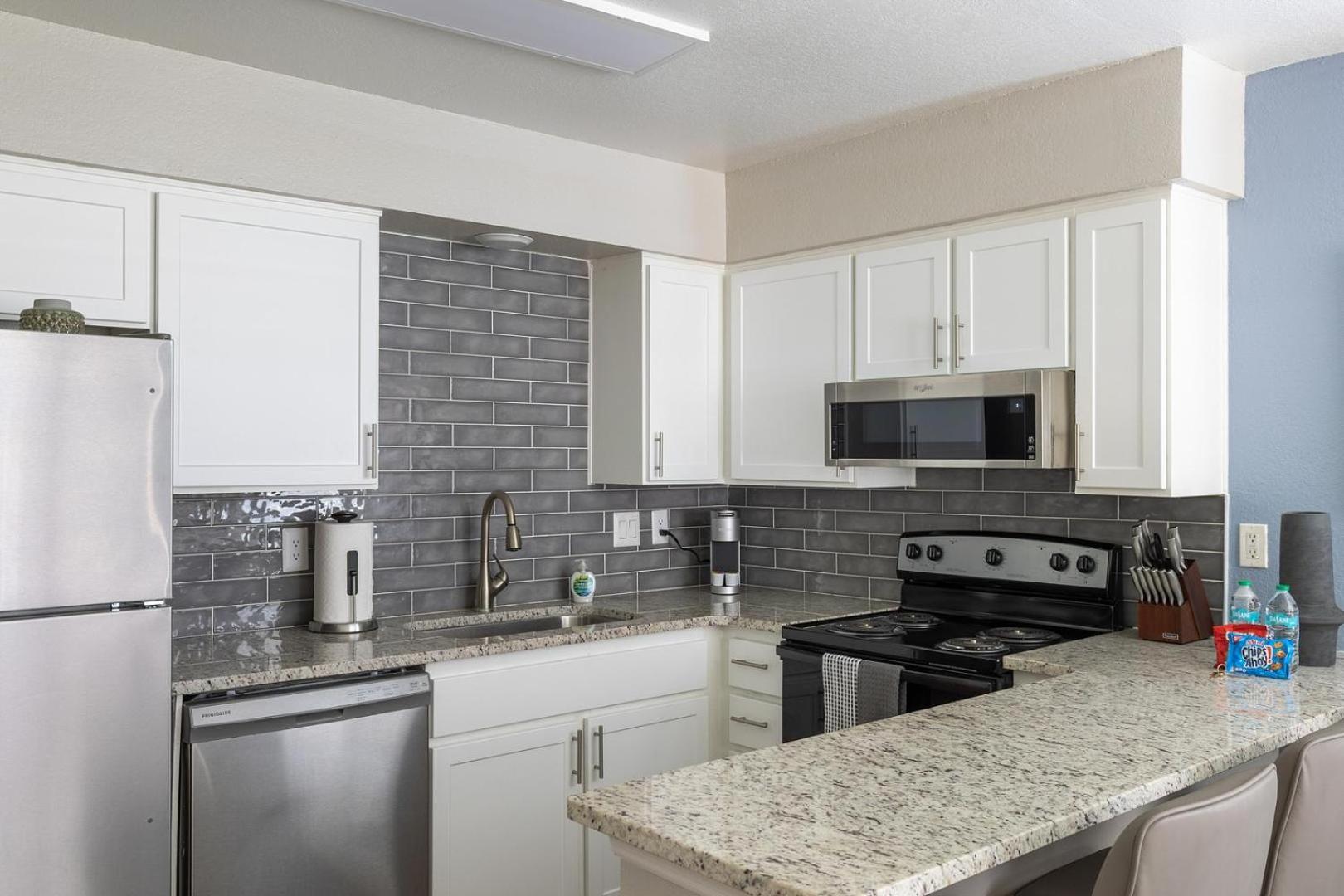 Landing Chic 1BD in Maryvale Village
